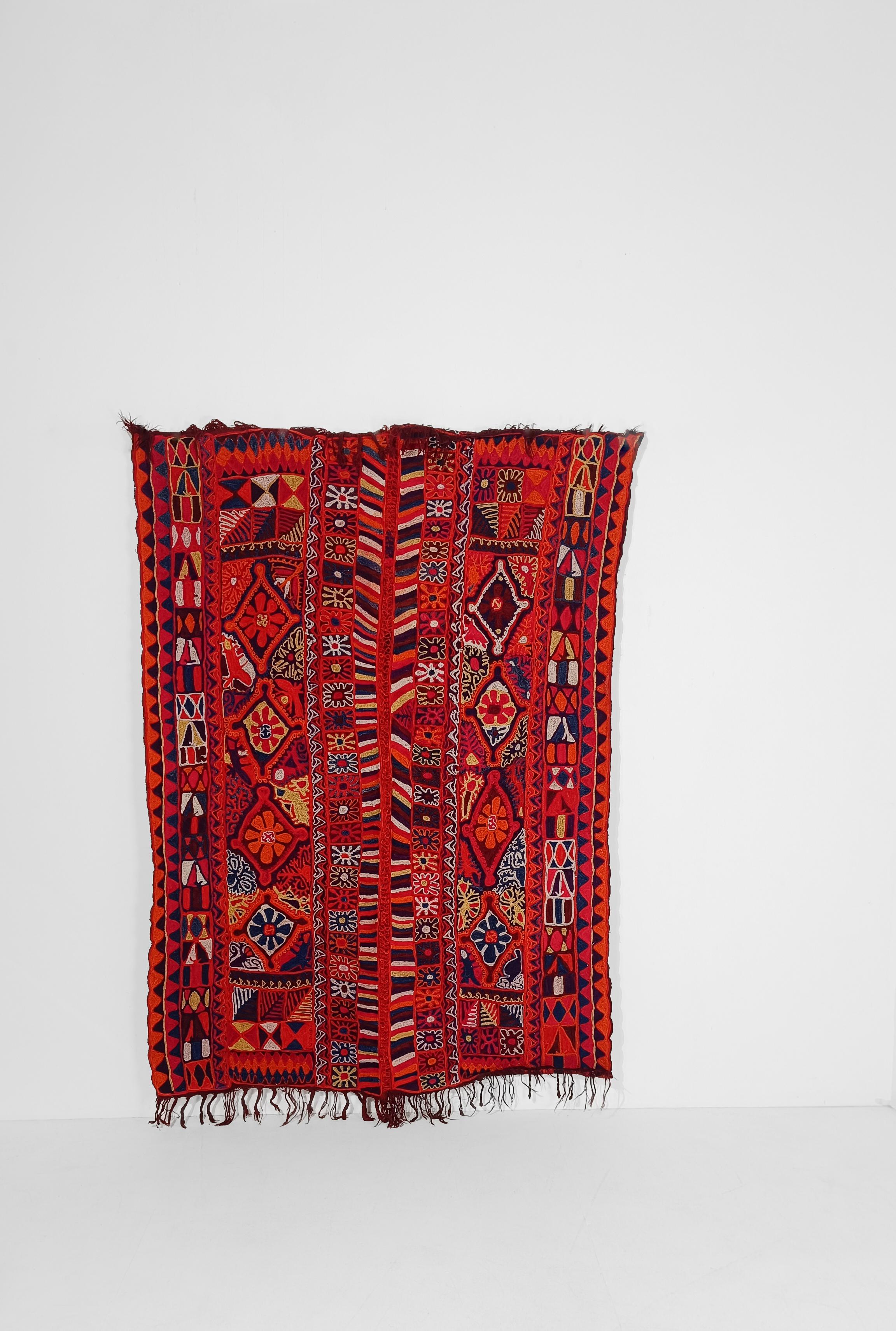 Iraqi Marsh Arab kilim / Wool Woven and Embroidered Ma’dan Wedding Blanket For Sale 1