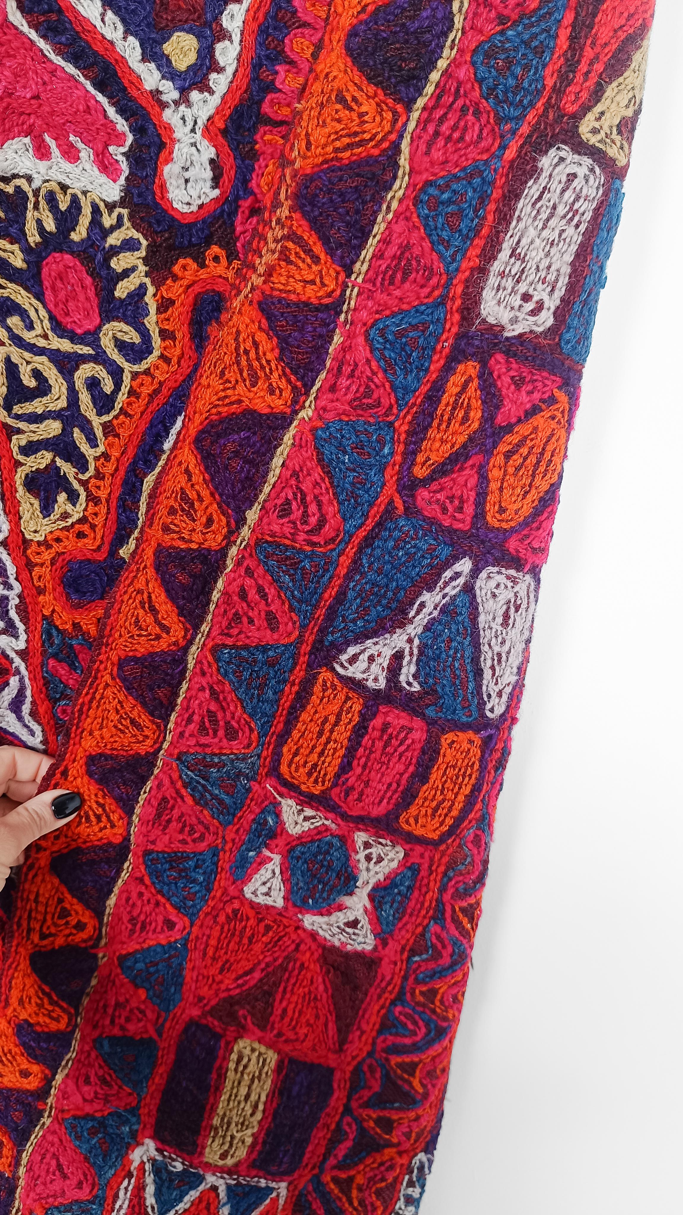 Iraqi Marsh Arab kilim / Wool Woven and Embroidered Ma’dan Wedding Blanket For Sale 3