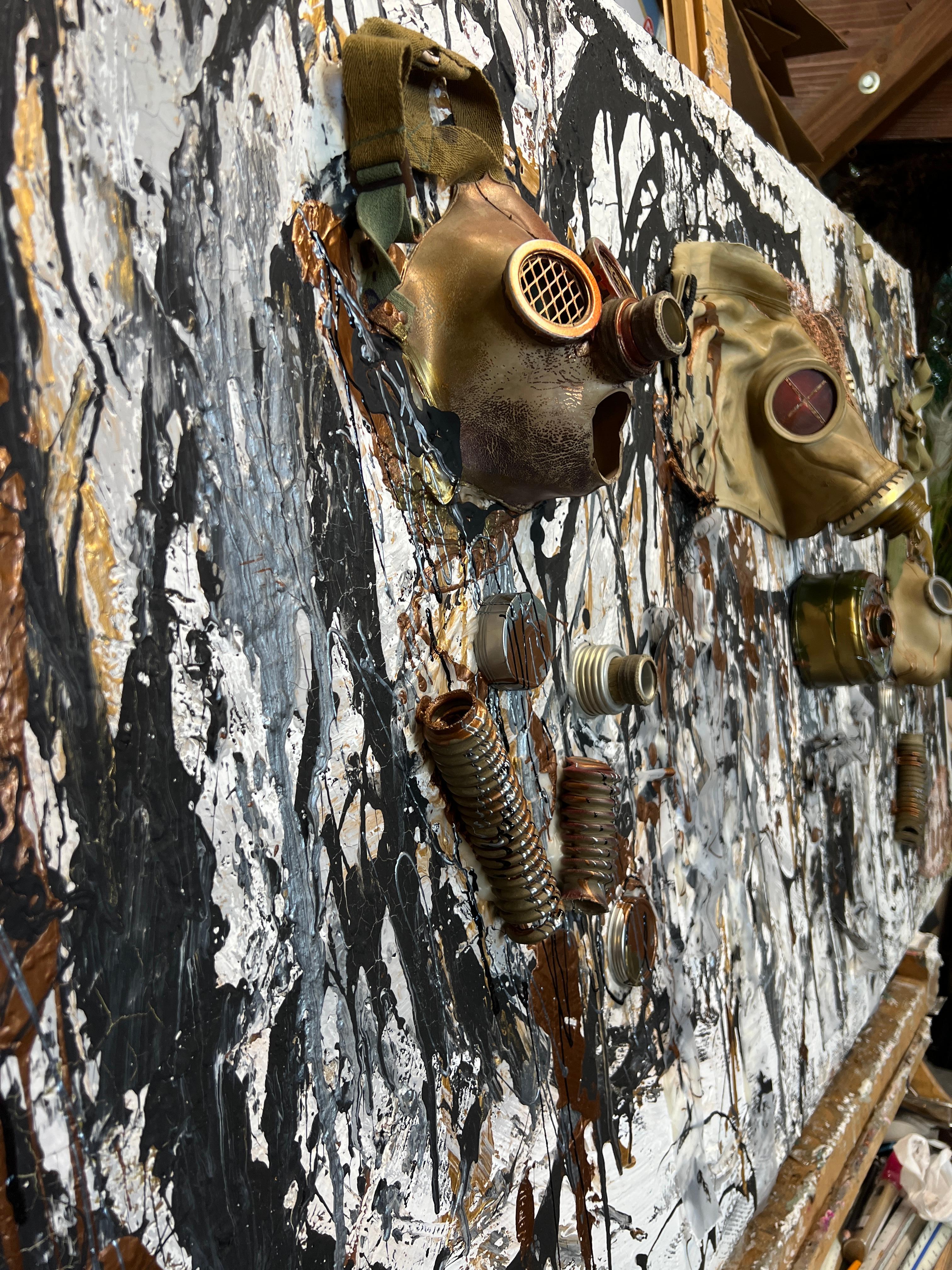 After 77 Years, Again in Fear? - Mixed Media Assemblage on Canvas en venta 1