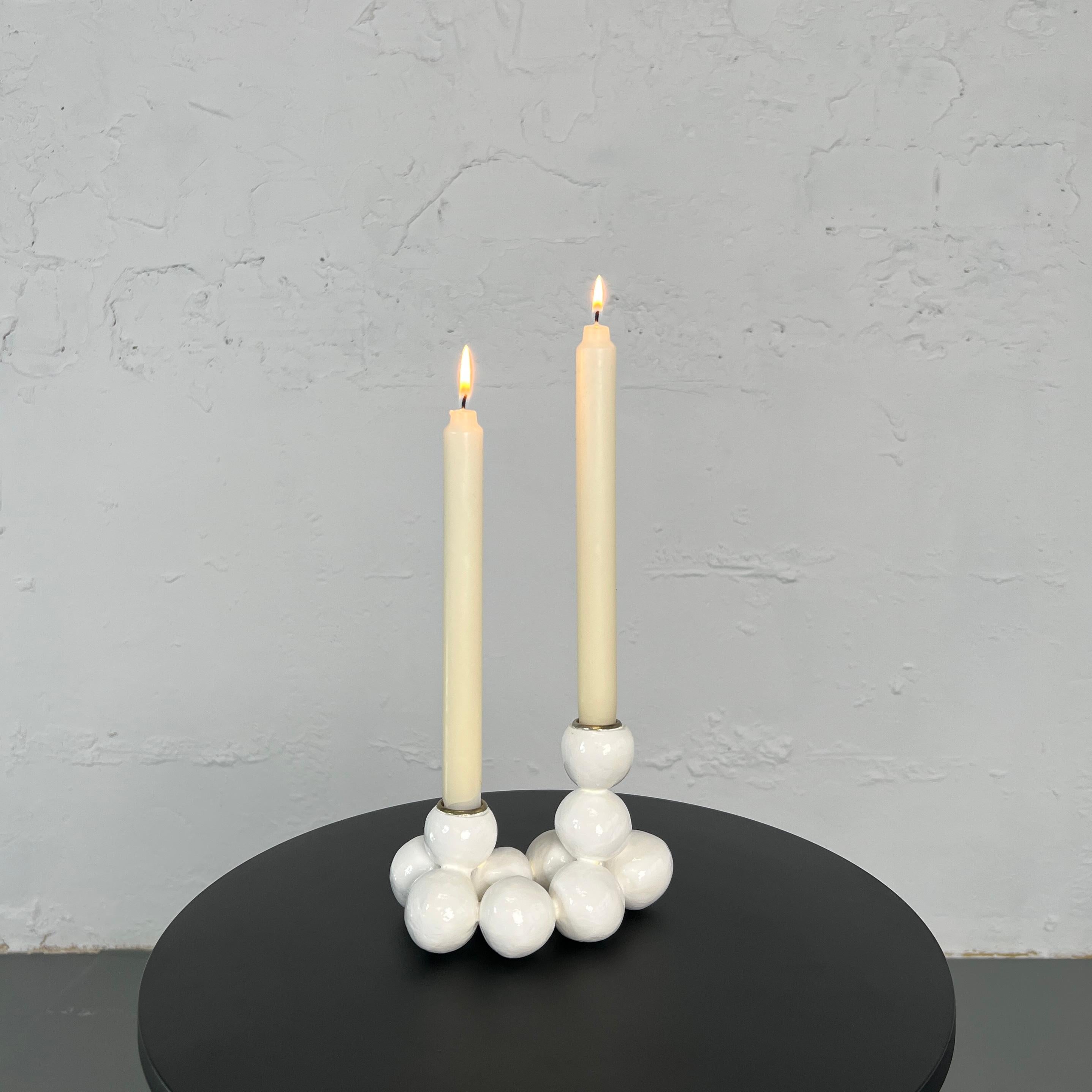 Arty White Kerzenhalter „Small Pearls“ für 2 Kerzenkugeln, Original-Skulptur im Angebot 2
