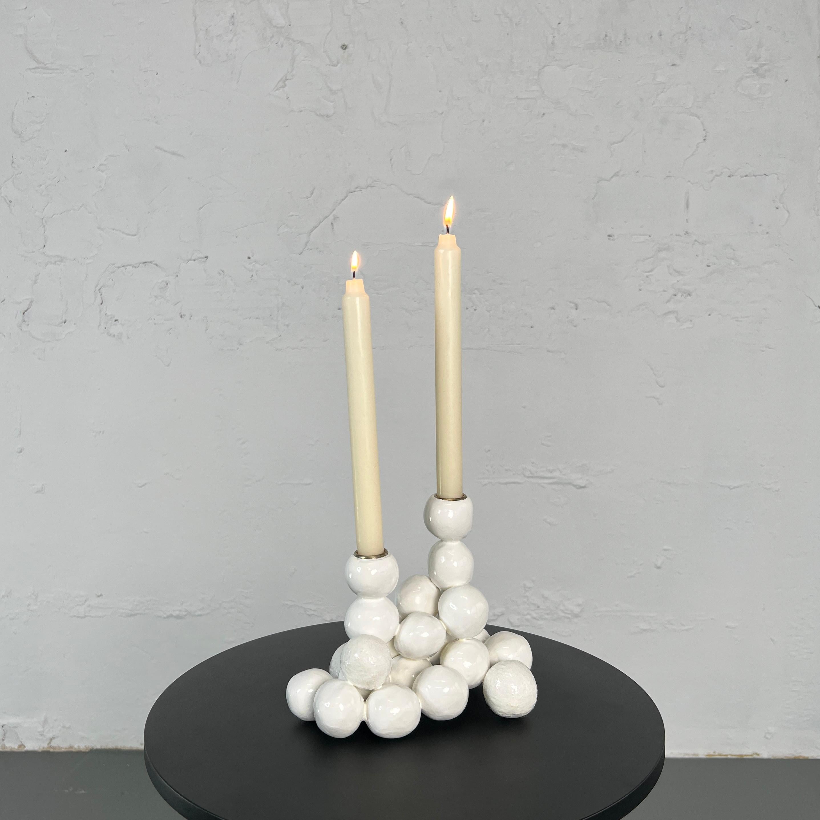 Arty Weißer Kerzenhalter „Textures Pearls“ für 2 Kerzenkugel, Original-Skulptur im Angebot 6