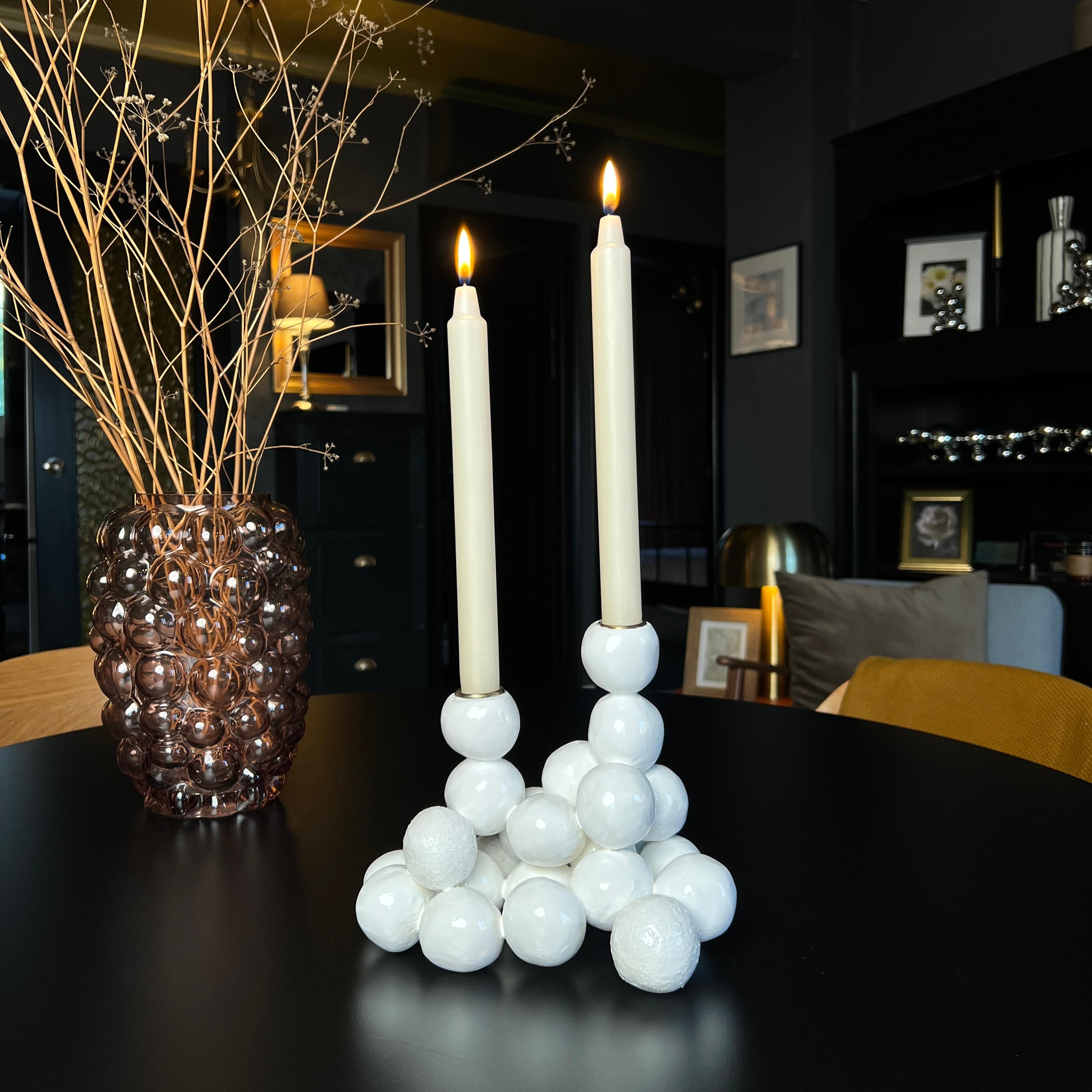 Arty Weißer Kerzenhalter „Textures Pearls“ für 2 Kerzenkugel, Original-Skulptur (Abstrakt), Sculpture, von IRENA TONE