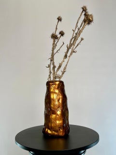 Vase froissé en bronze foncé « Wild field Flowers »