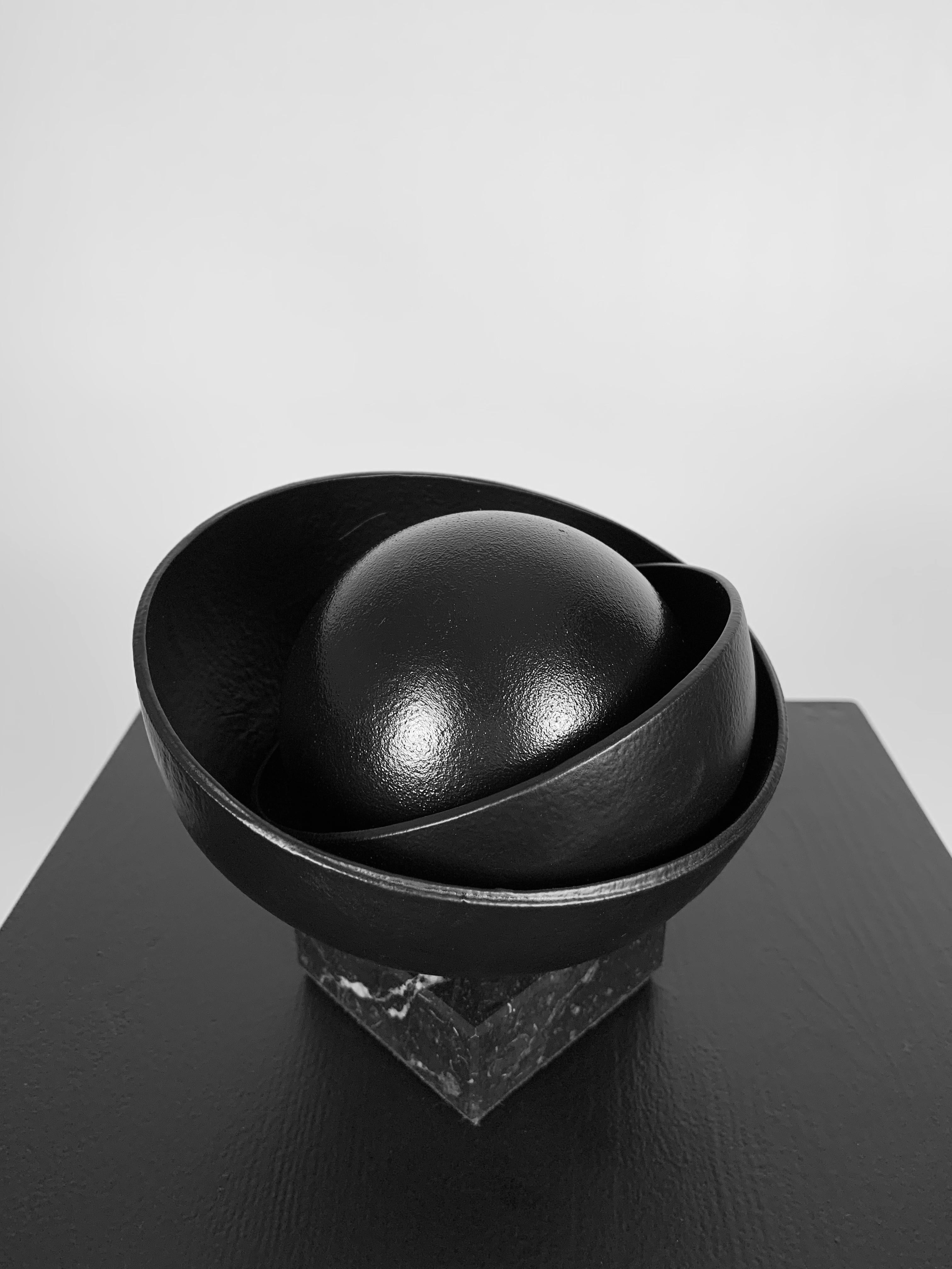 Black Shell with Big Black Pearl - Sculpture by IRENA TONE