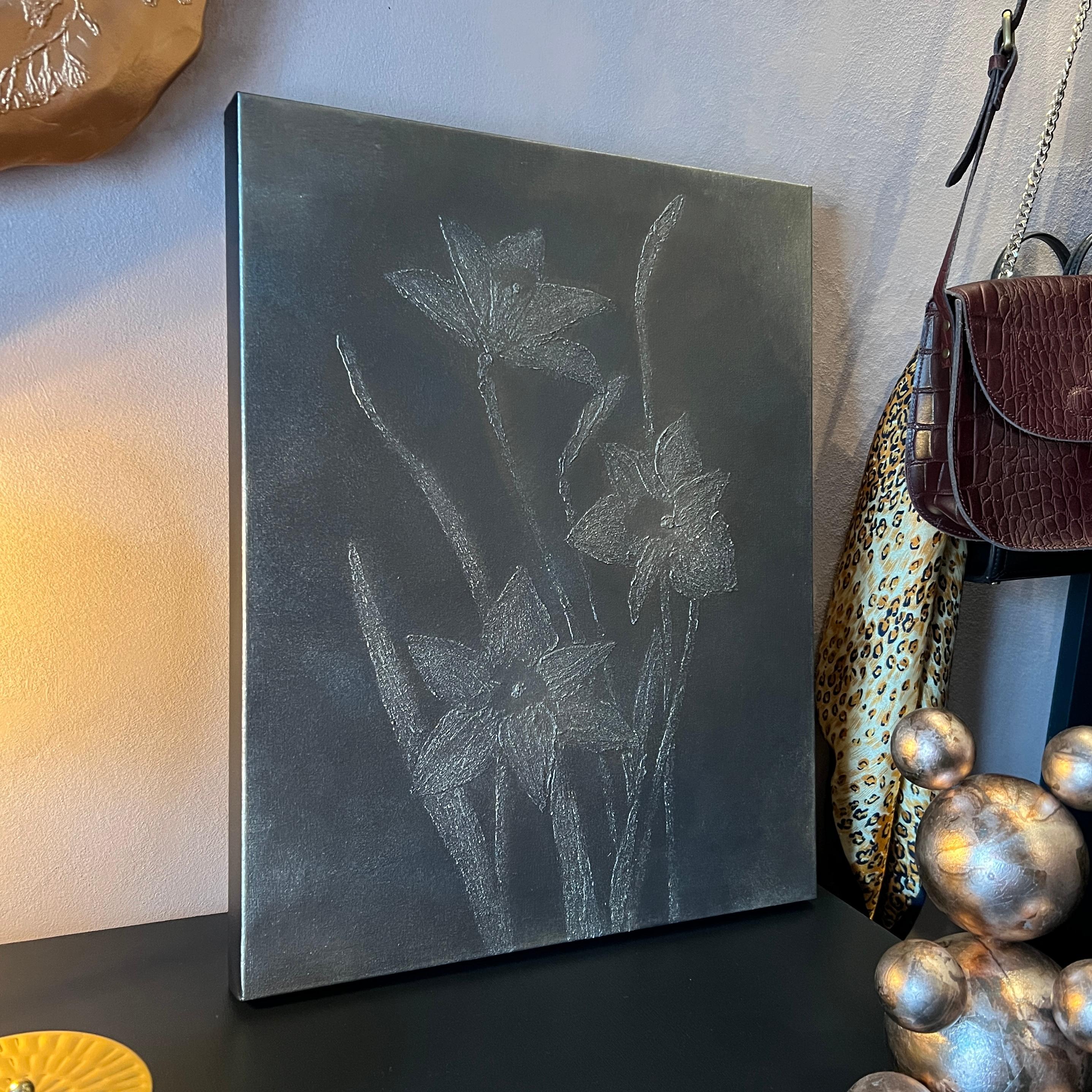 Narcisos metálicos grises 1 - Still-Life Painting Gris de IRENA TONE