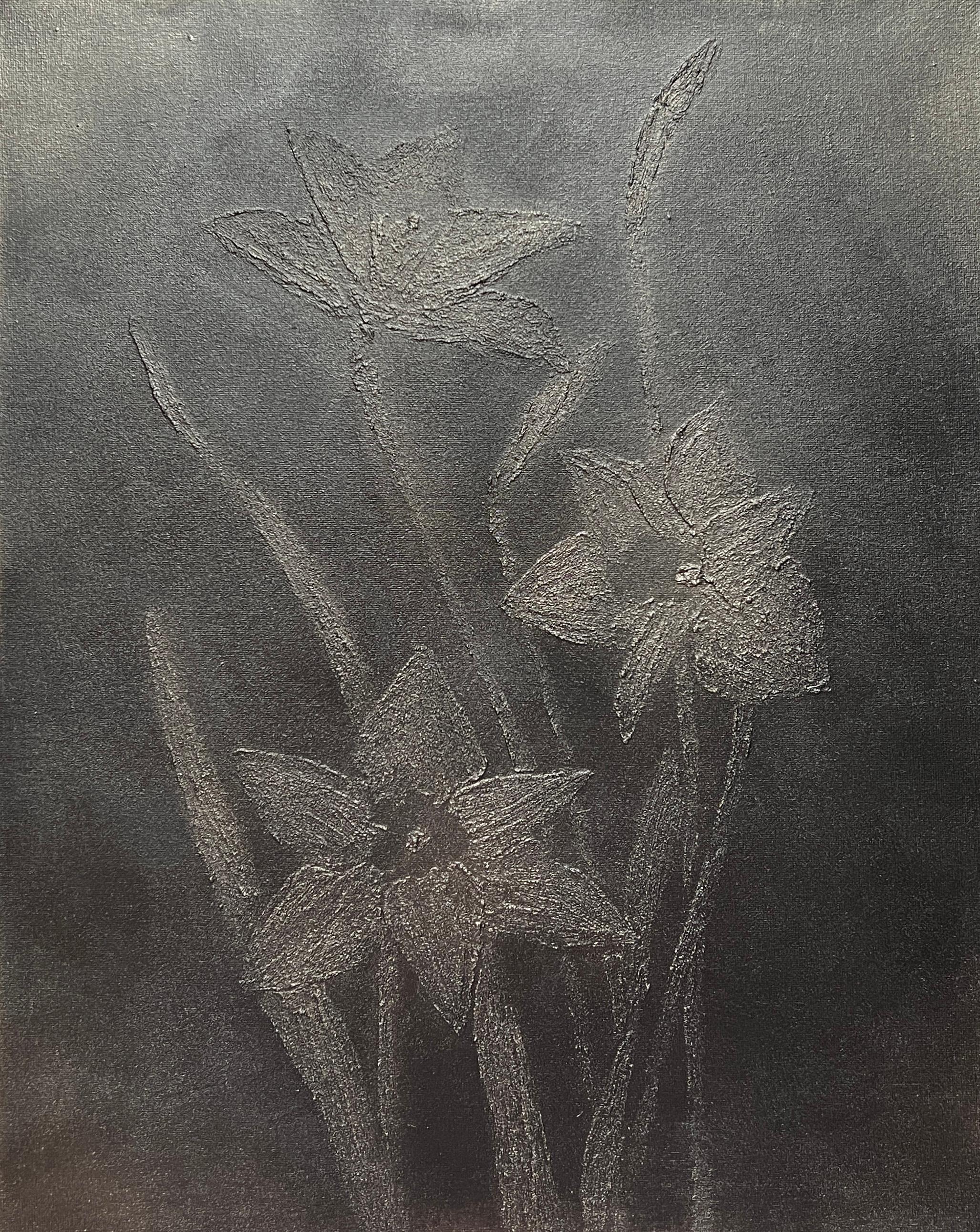 IRENA TONE Still-Life Painting - Grey Metallic Daffodils 