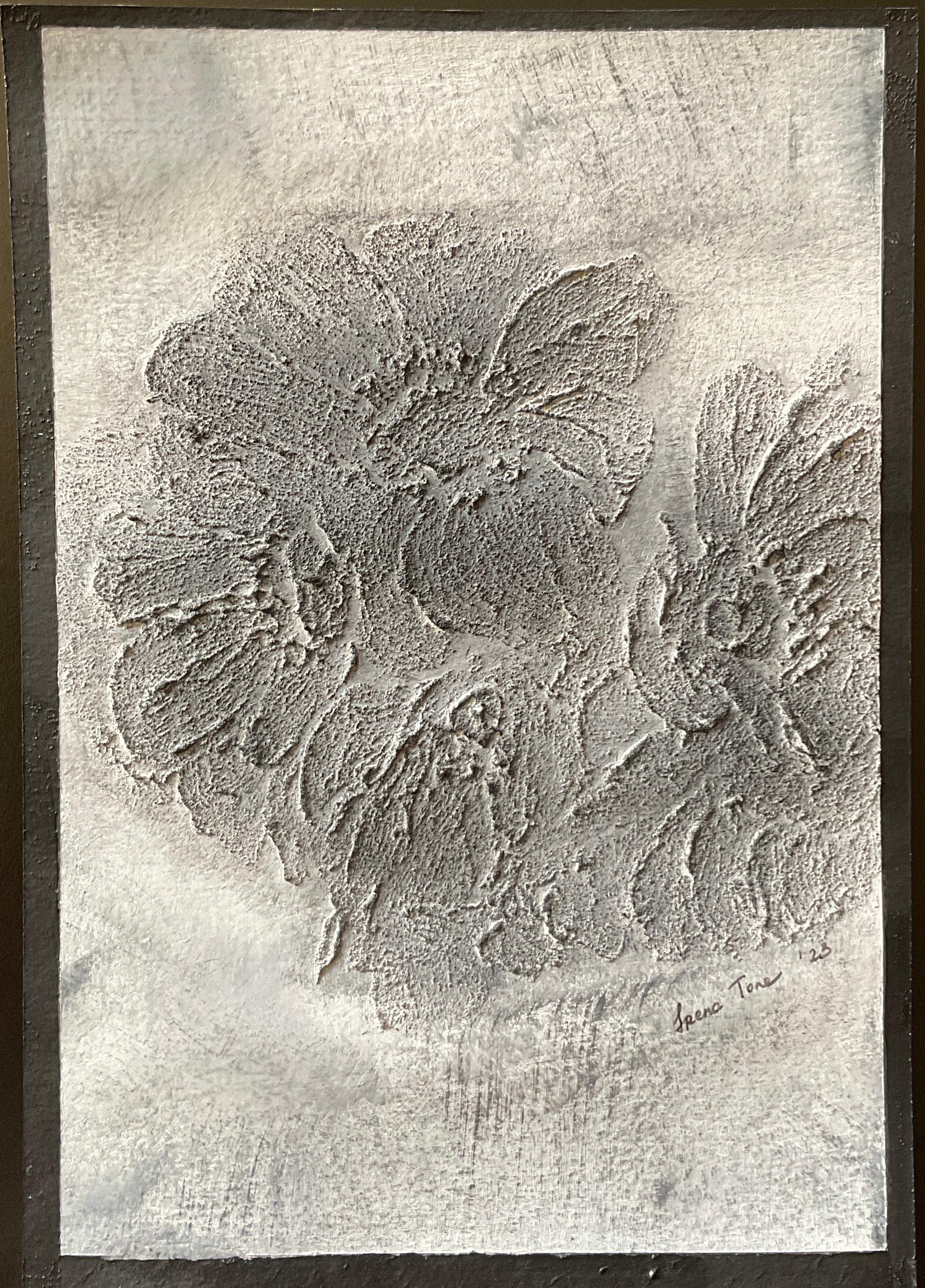 Wild Roses in bianco e nero - Sculpture di IRENA TONE
