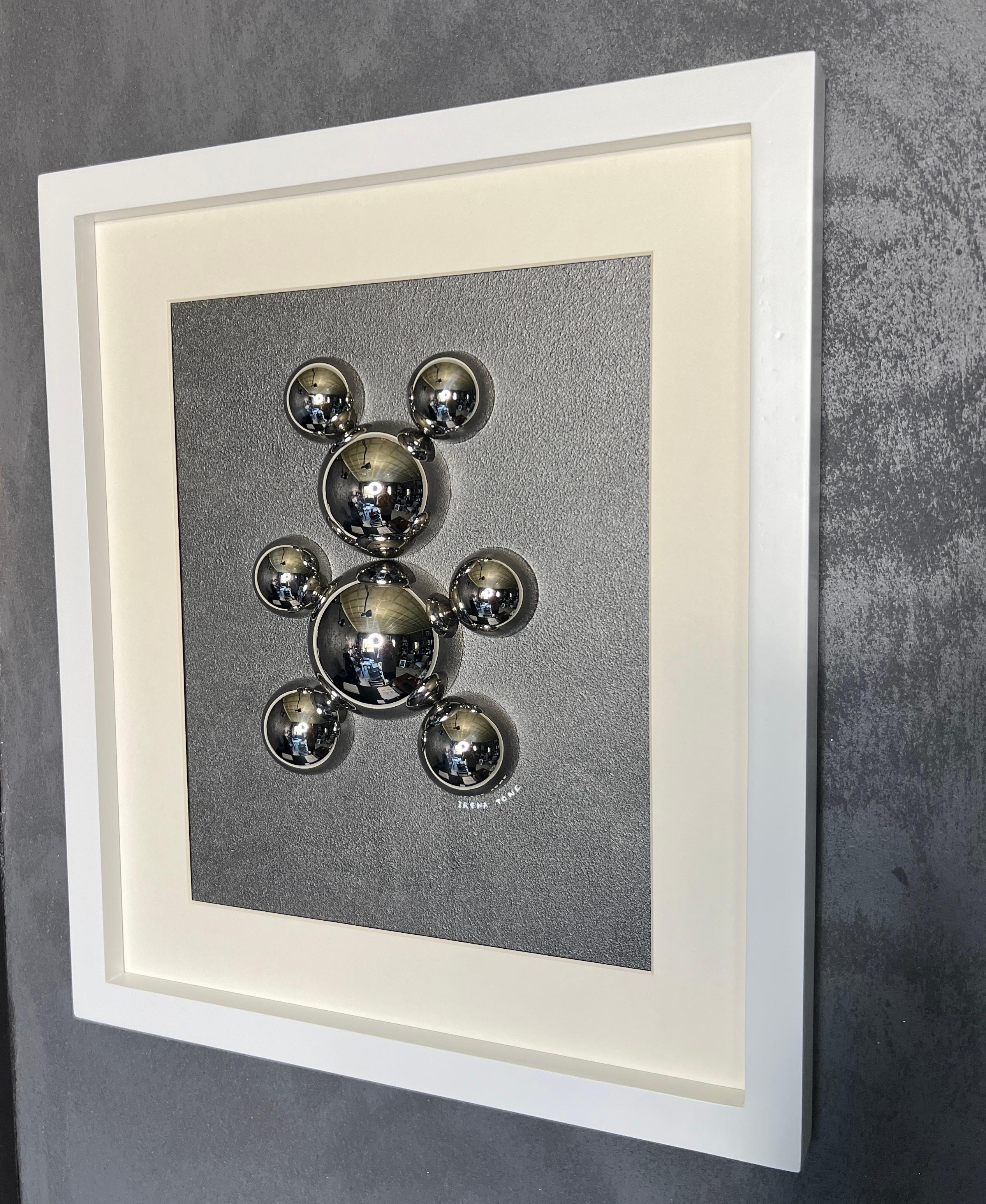 Oso Arte mural original 2 - Abstract Sculpture Gris de IRENA TONE