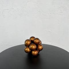 Fiore rotondo marrone scuro