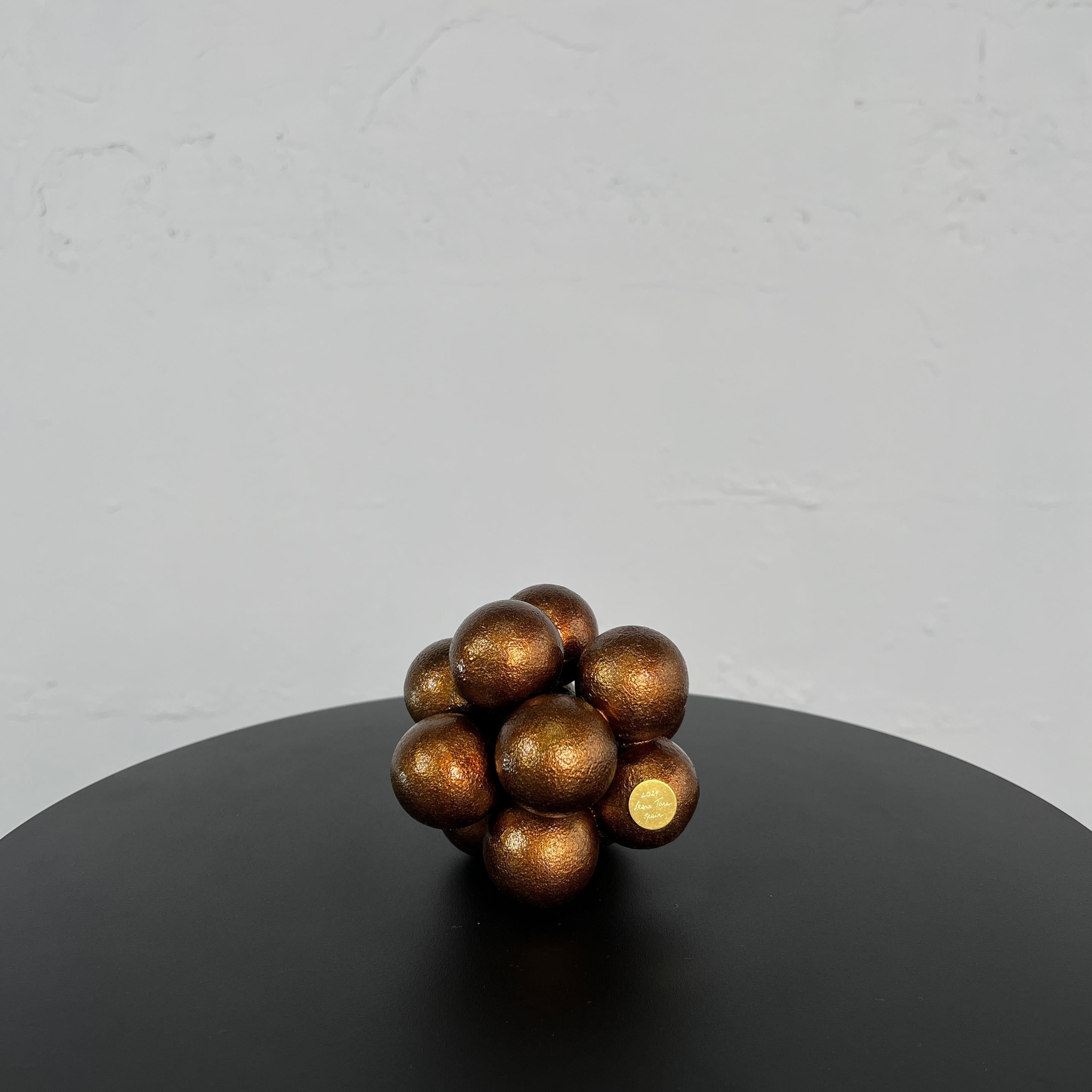 Sculpture de fleurs rondes de couleur Brown foncé