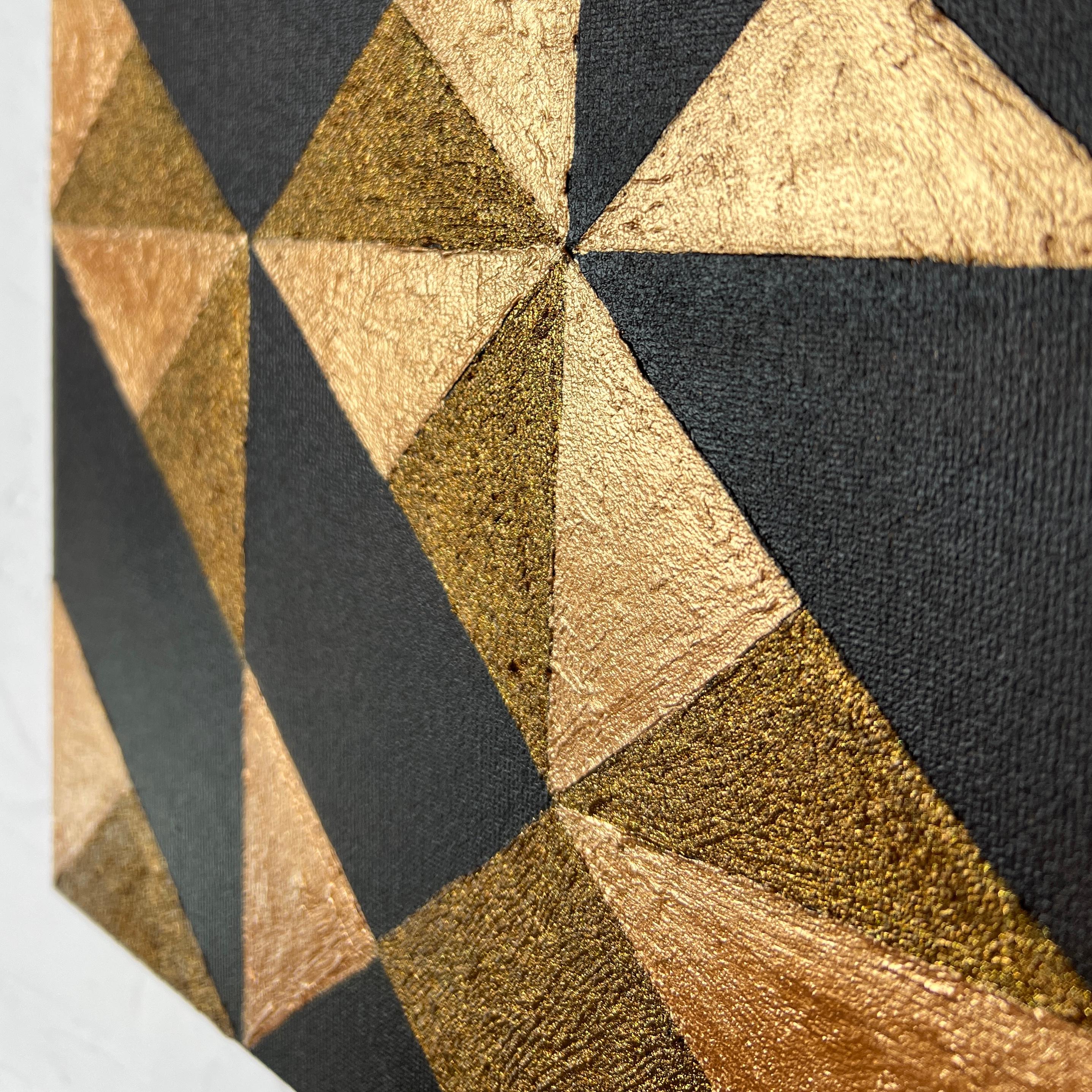 Geometrie Verschiedene goldene Wandkunst aus Acryl im Angebot 3