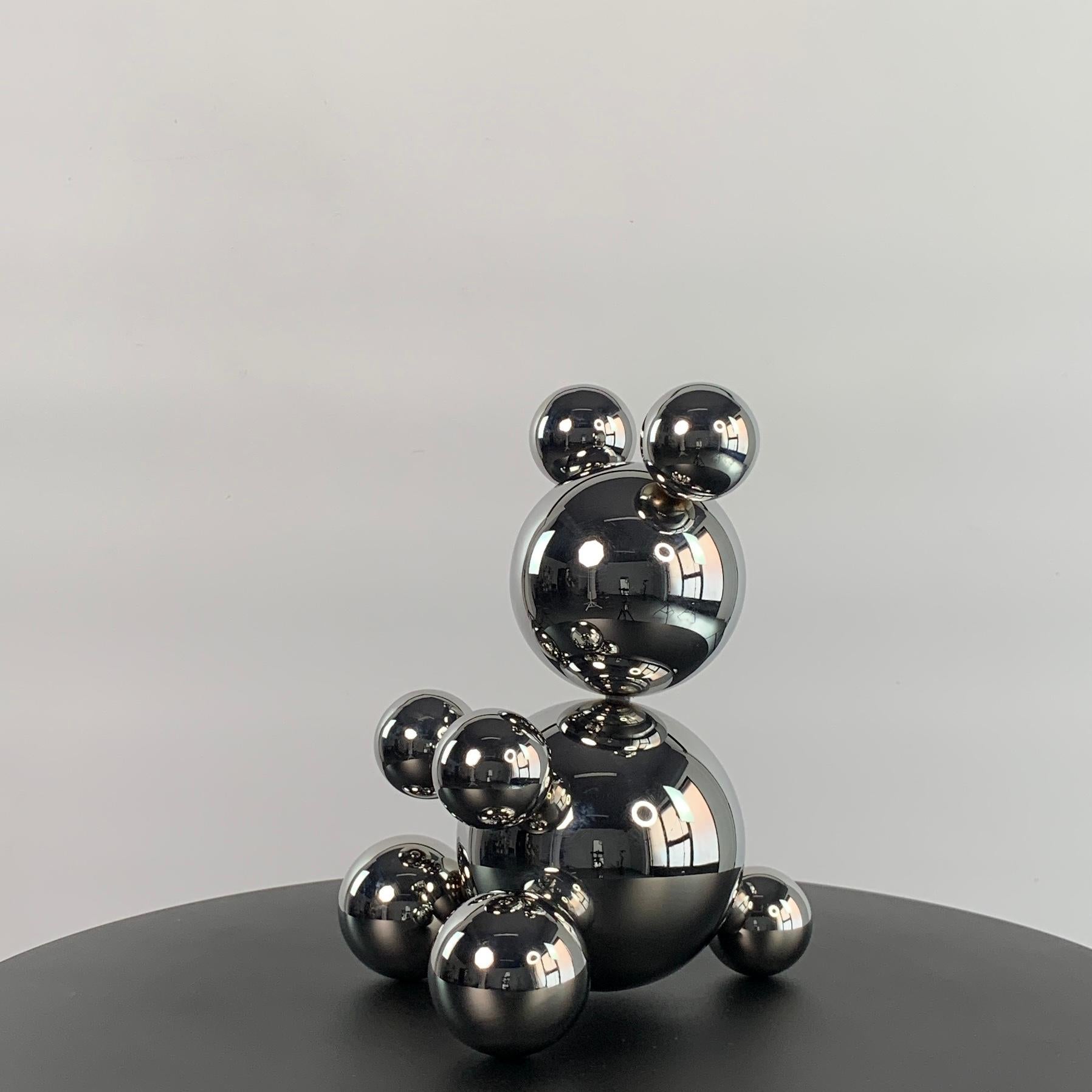 Small Stainless Steel Bear 'Diksy' - Sculpture by IRENA TONE