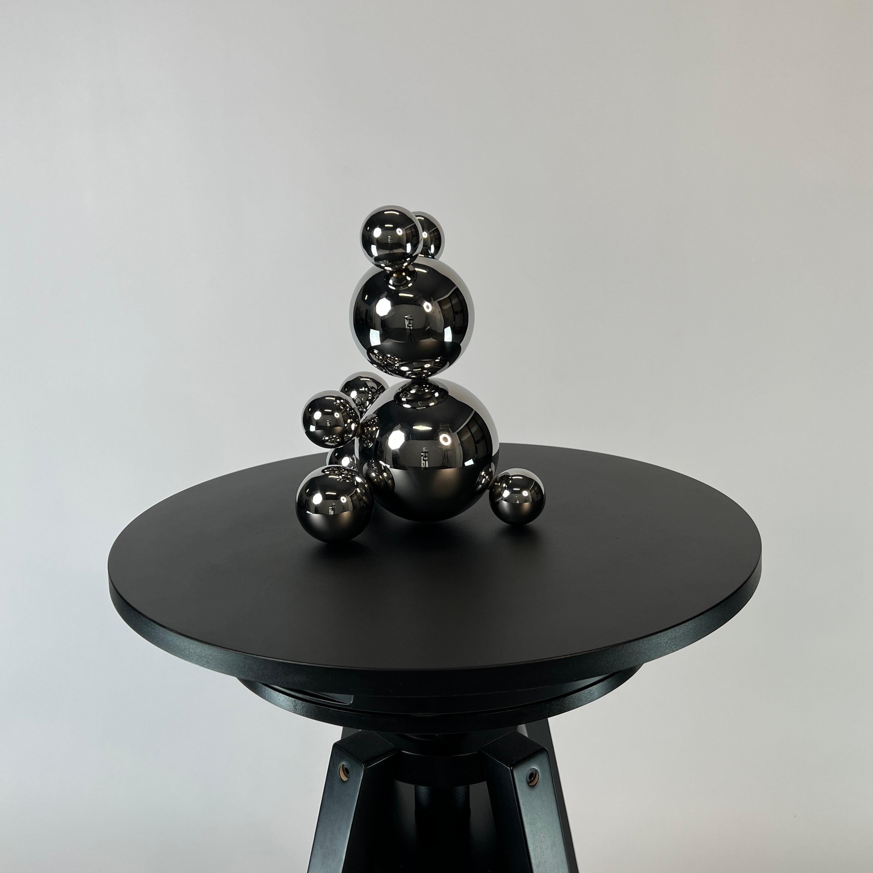 Petit ours « Thomas » sculpture minimaliste en acier inoxydable - Géométrique abstrait Sculpture par IRENA TONE