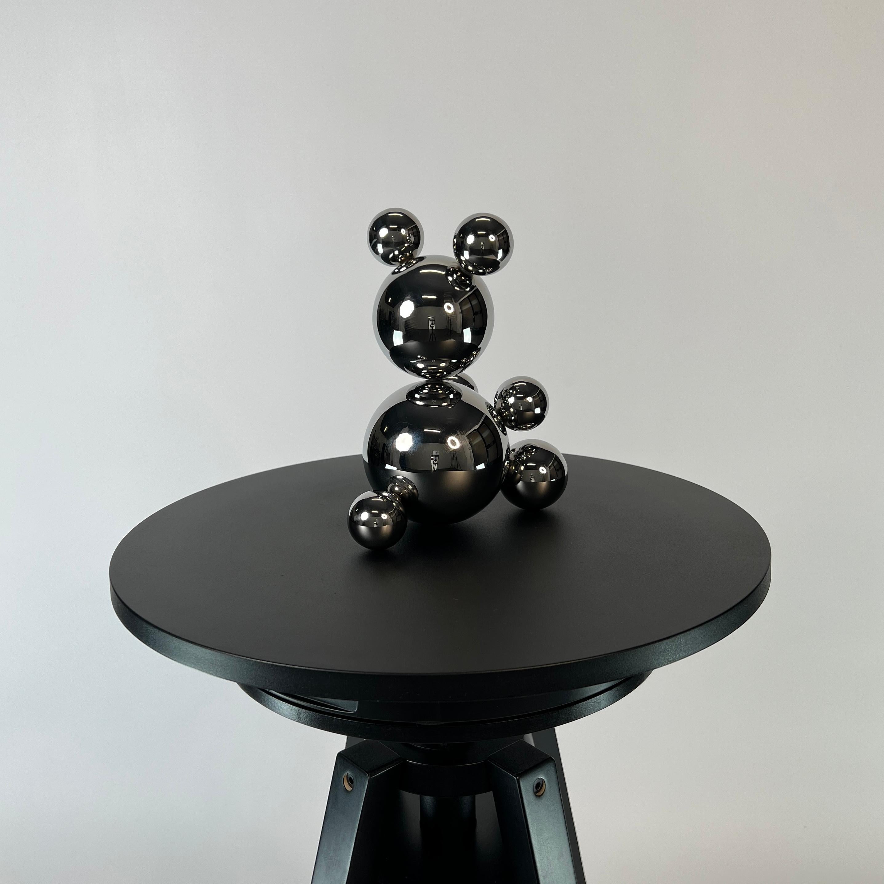 Petit ours « Thomas » sculpture minimaliste en acier inoxydable en vente 1