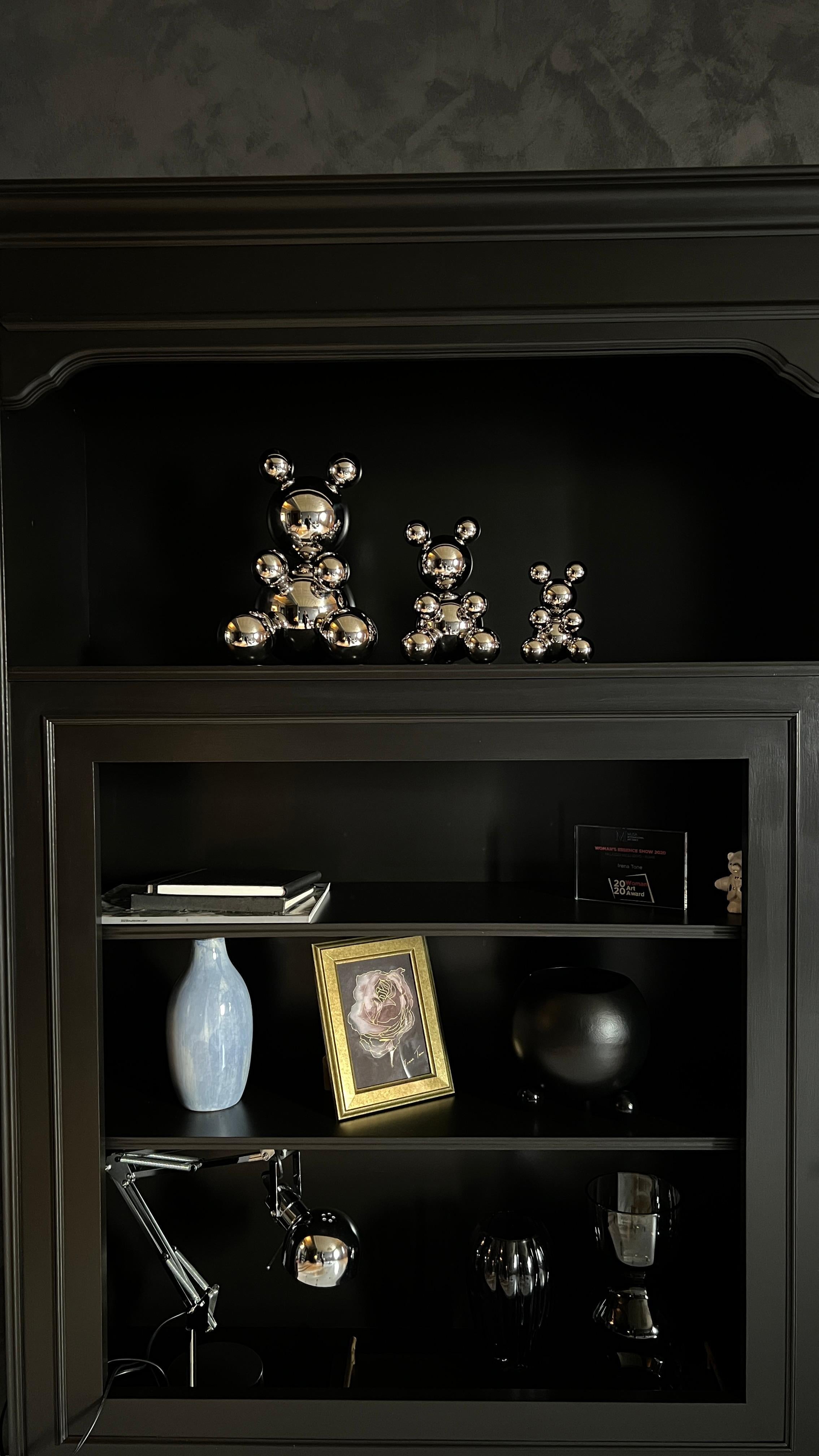 Une minuscule sculpture d'ours en acier inoxydable « Irène » minimaliste 4