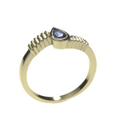 18 Karat Yellow Gold 0.50 Carat Blue Sapphire Pear cut Stacking Ring