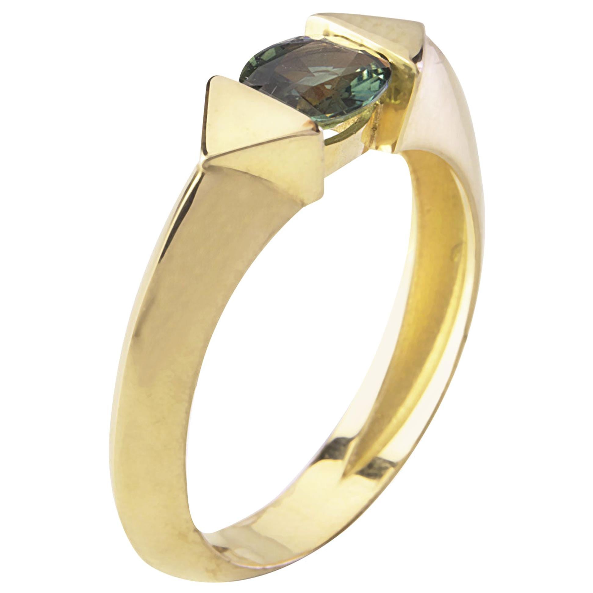 18 Karat Yellow Gold 0.70 Carat Unheated Green Sapphire Oval Cut Stacking Ring For Sale 4