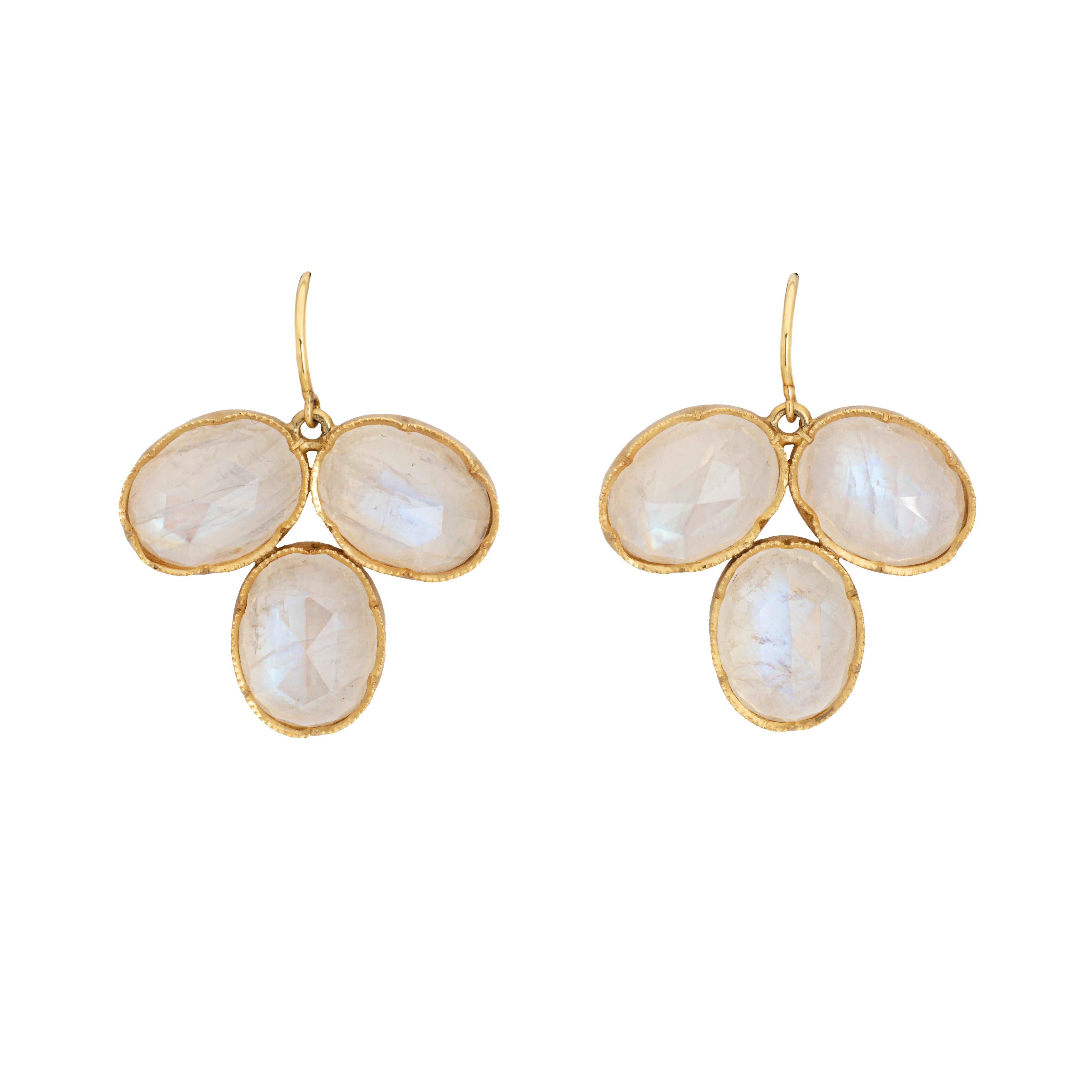 Taille cabochon Irene Neuwirth Moonstone Earrings Estate 18k Gold 1