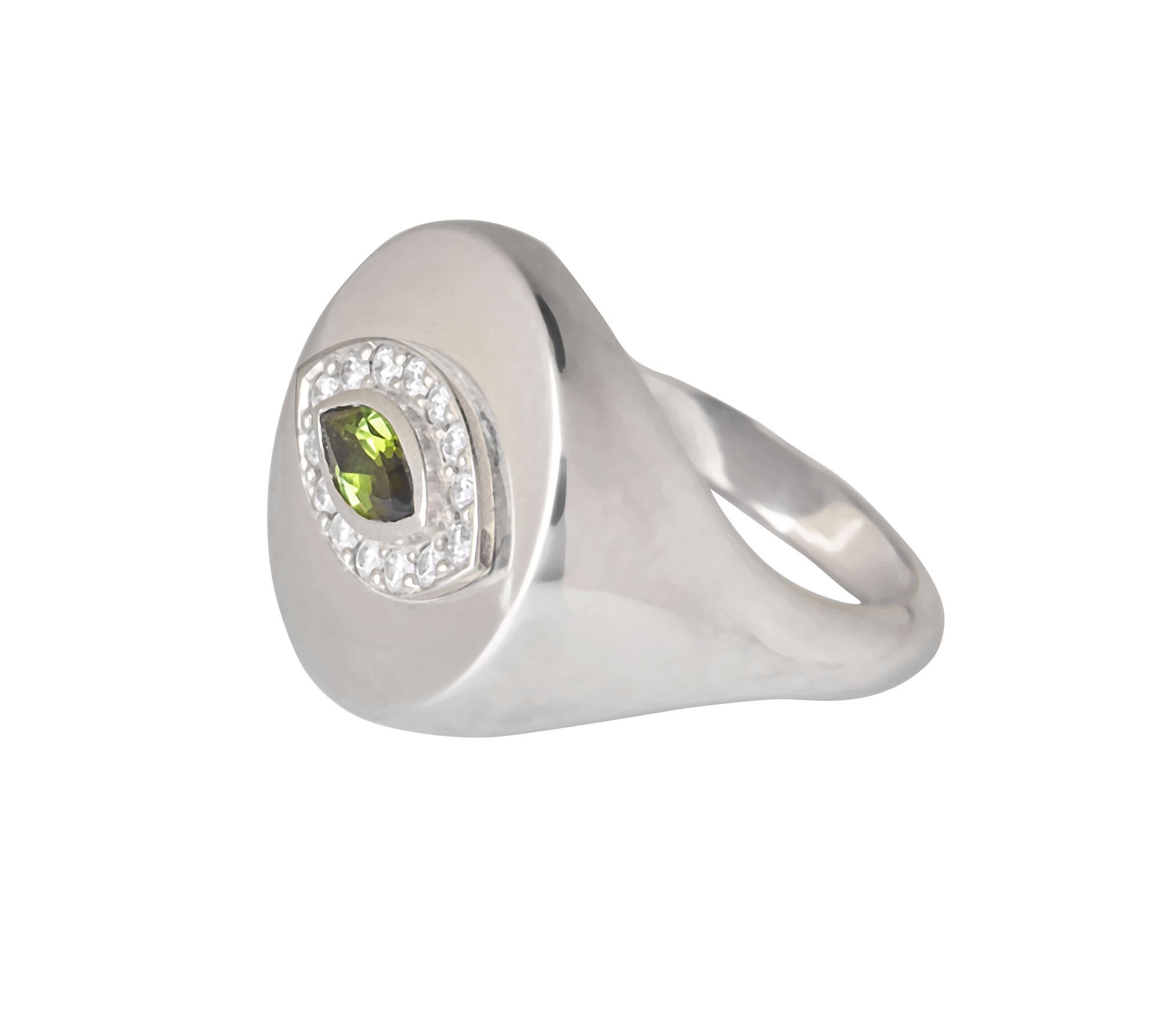 18 Karat White Gold, Green Tourmaline Marquise Cut and Diamond, Eye Ring In New Condition For Sale In Málaga, ES