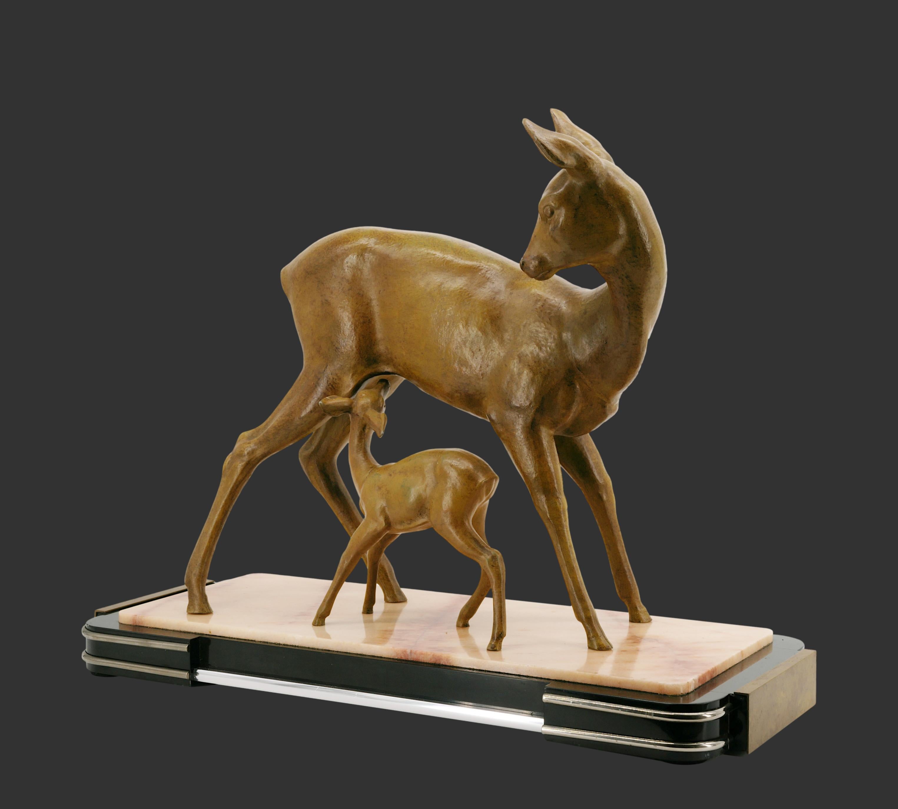Early 20th Century Irenee ROCHARD Rare and Large Doe and her Fawn Sculpture, 1920 For Sale