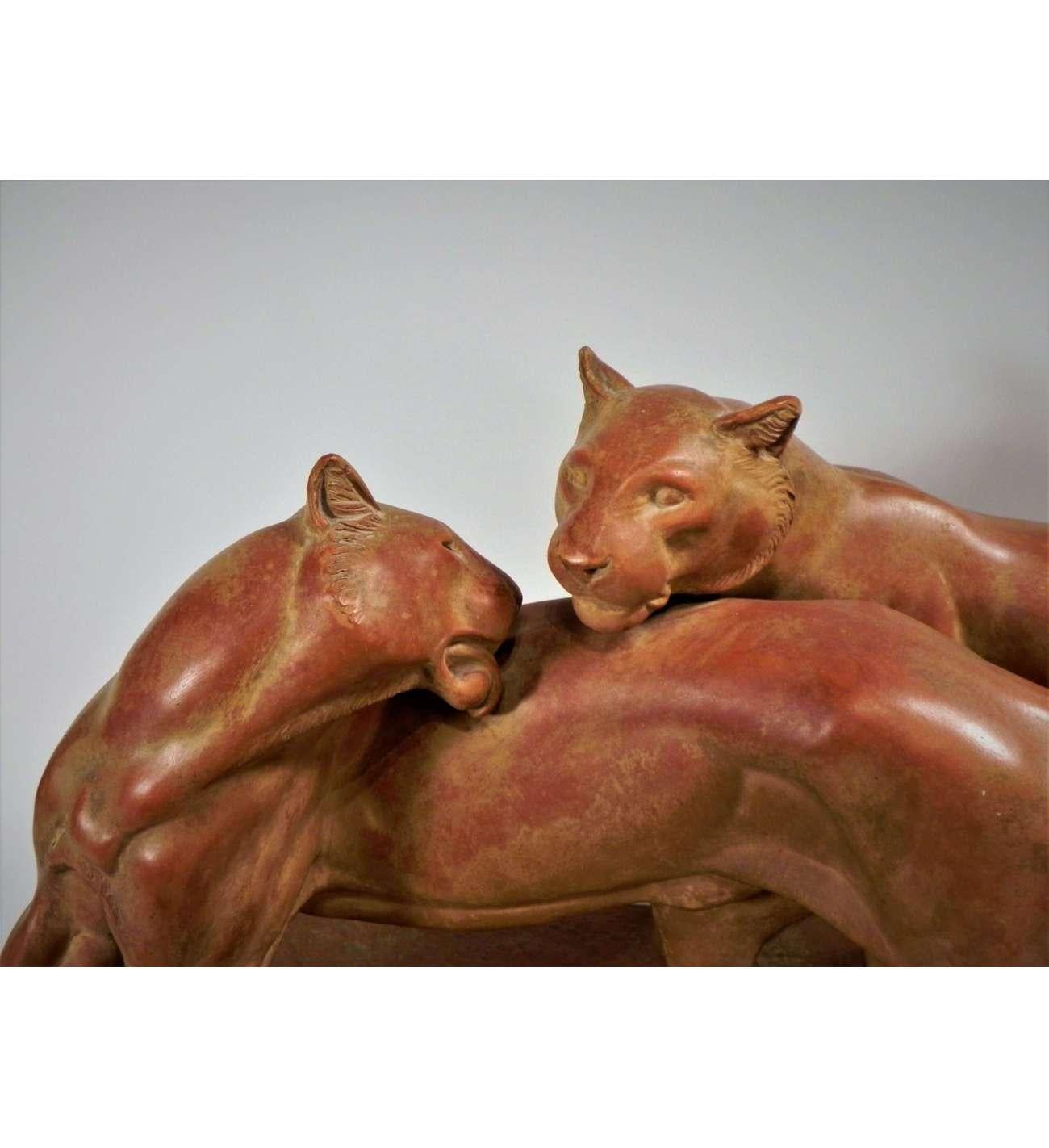 Statue de panthères en terre cuite de Réne Rochard  (1906 -1984) - Marron Figurative Sculpture par Irénée Rochard