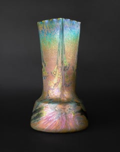 Vaso simbolista acquatico iridescente di Clement Massier