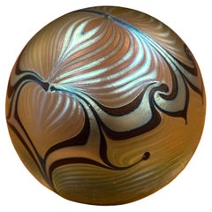 Presse-papiers en verre d'art irisé de Steven Correia