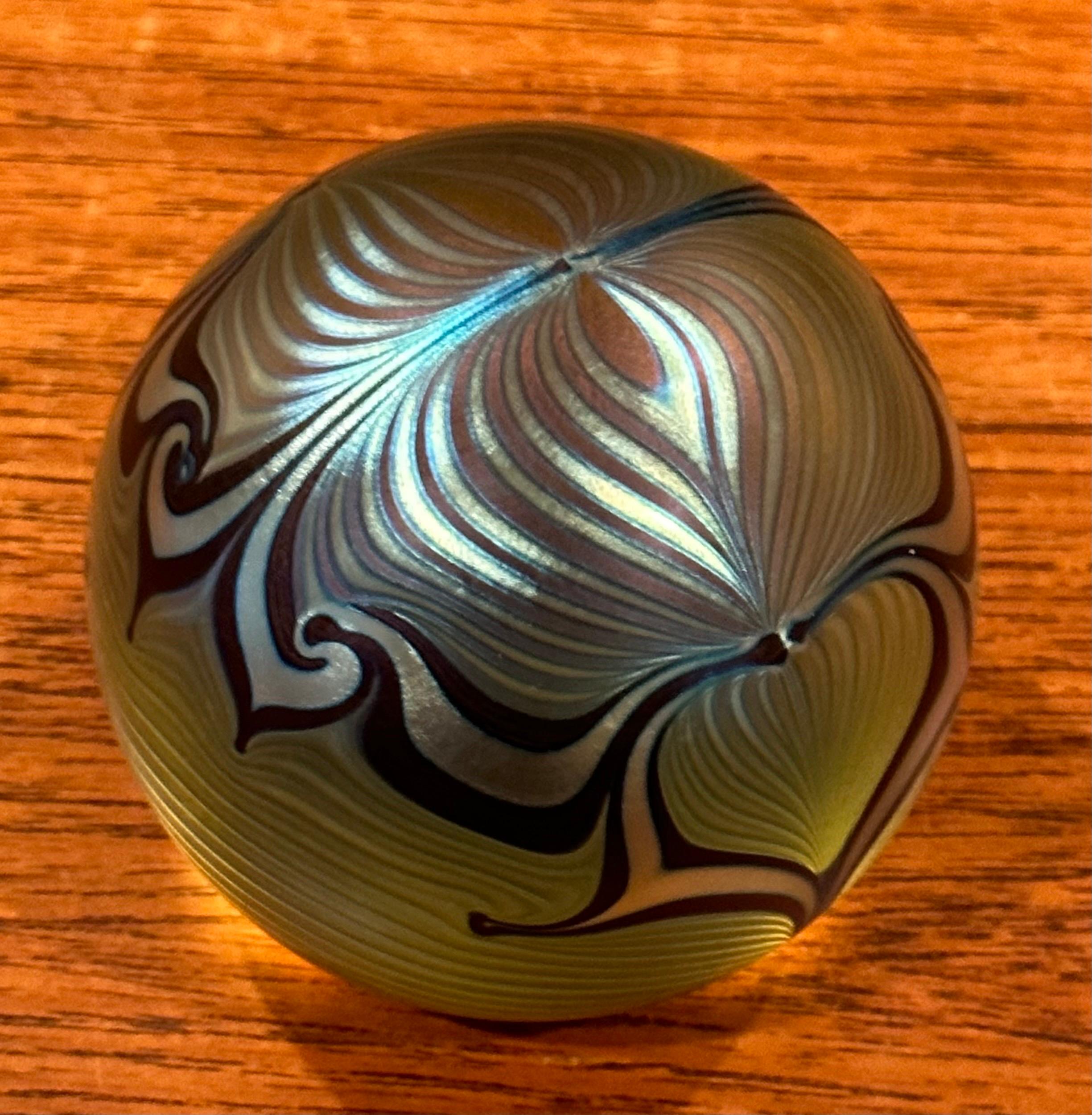 Iridescent Art Glass Paperweight by Steven Correia In Good Condition For Sale In San Diego, CA