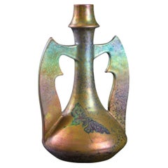 Vaso a 2 manici con farfalla iridescente Art Nouveau di Clement Massier