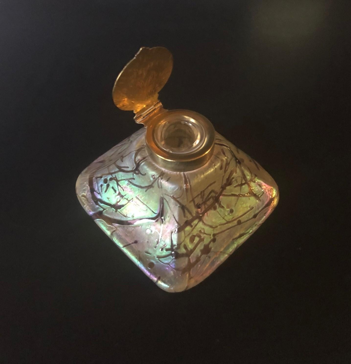 Iridescent Art Nouveau Art Glass Inkwell For Sale 2