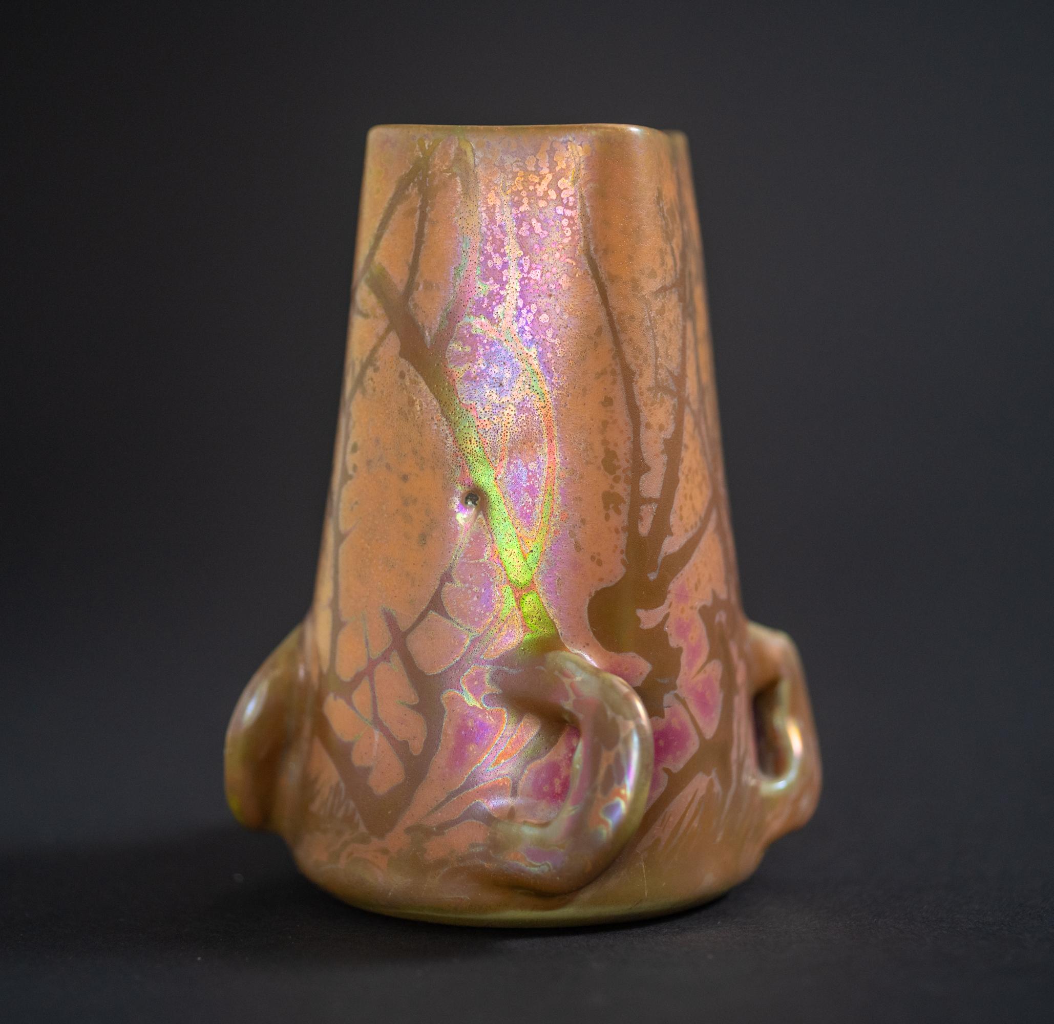 Jarrón iridiscente Art Nouveau Bramble de Lucien Lévy-Dhurmer para Clement Massier en Excelente estado para la venta en Chicago, US