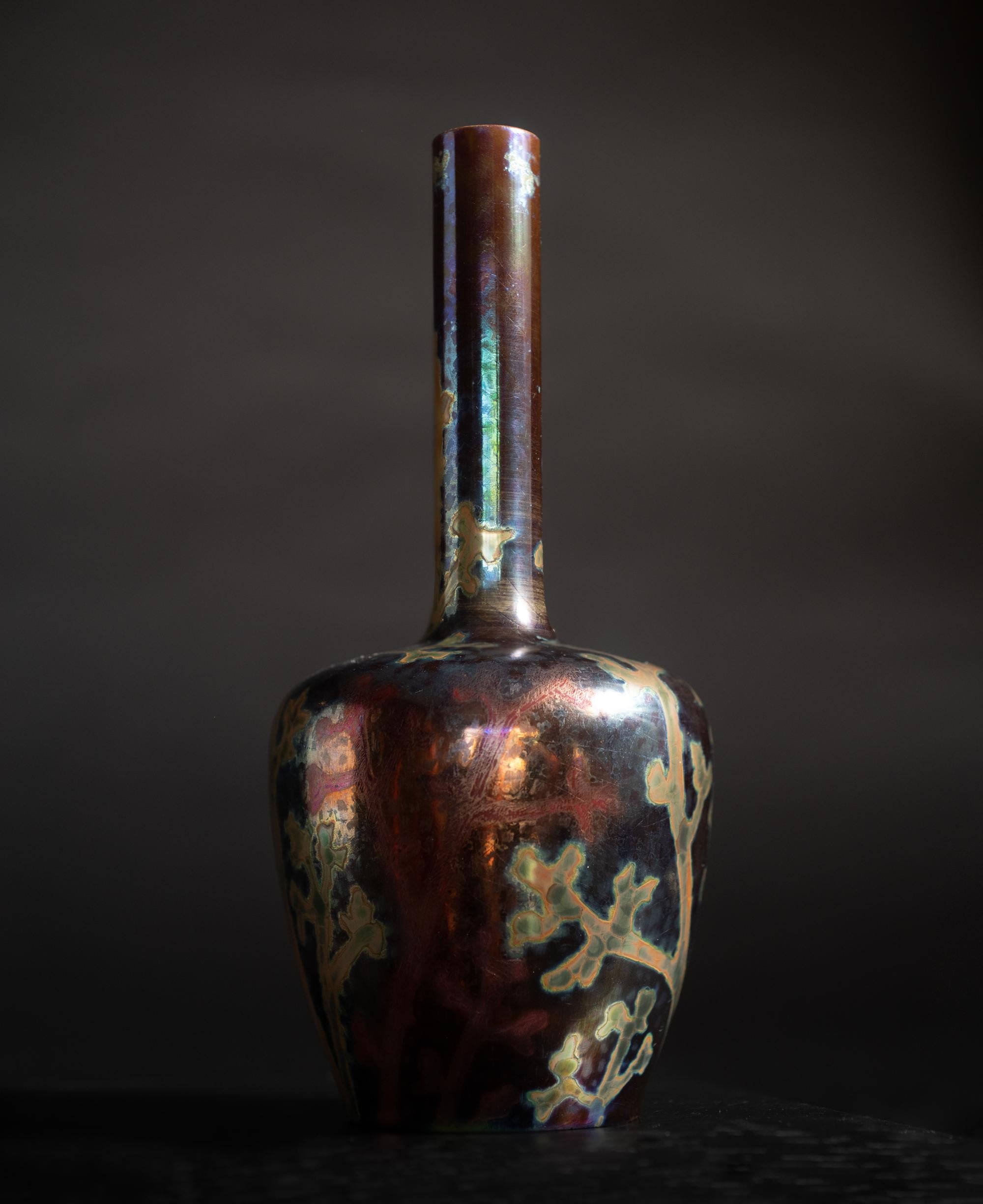 Iridescent Art Nouveau Coral Vase by Lucien Lévy-Dhurmer for Clement Massier In Excellent Condition For Sale In Chicago, US