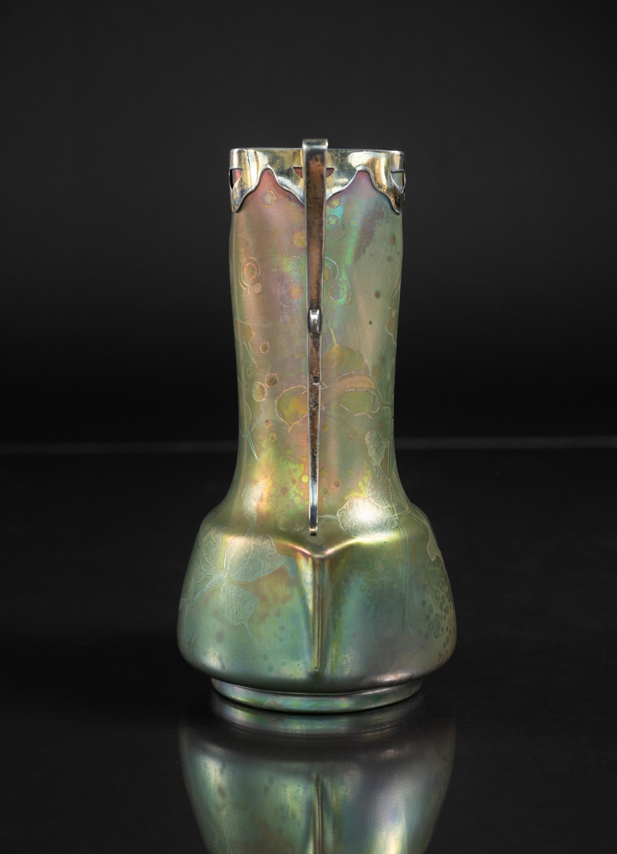 Vaso iridescente in stile Art Nouveau con montatura in argento di Clement Massier In condizioni buone in vendita a Chicago, US