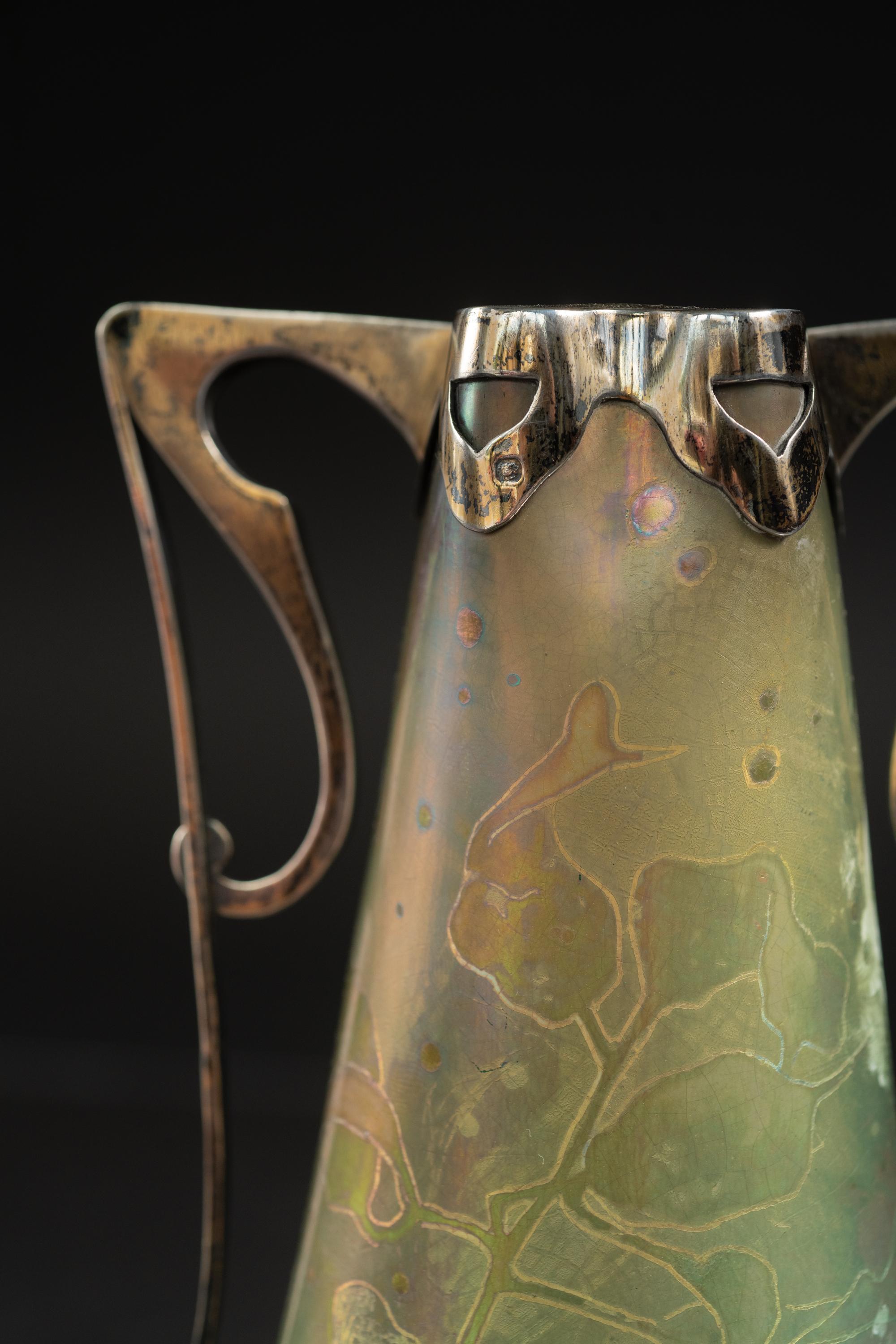 Vaso iridescente in stile Art Nouveau con montatura in argento di Clement Massier in vendita 2