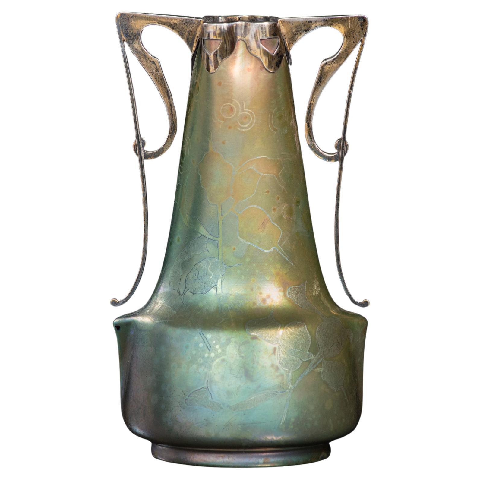Vaso iridescente in stile Art Nouveau con montatura in argento di Clement Massier in vendita