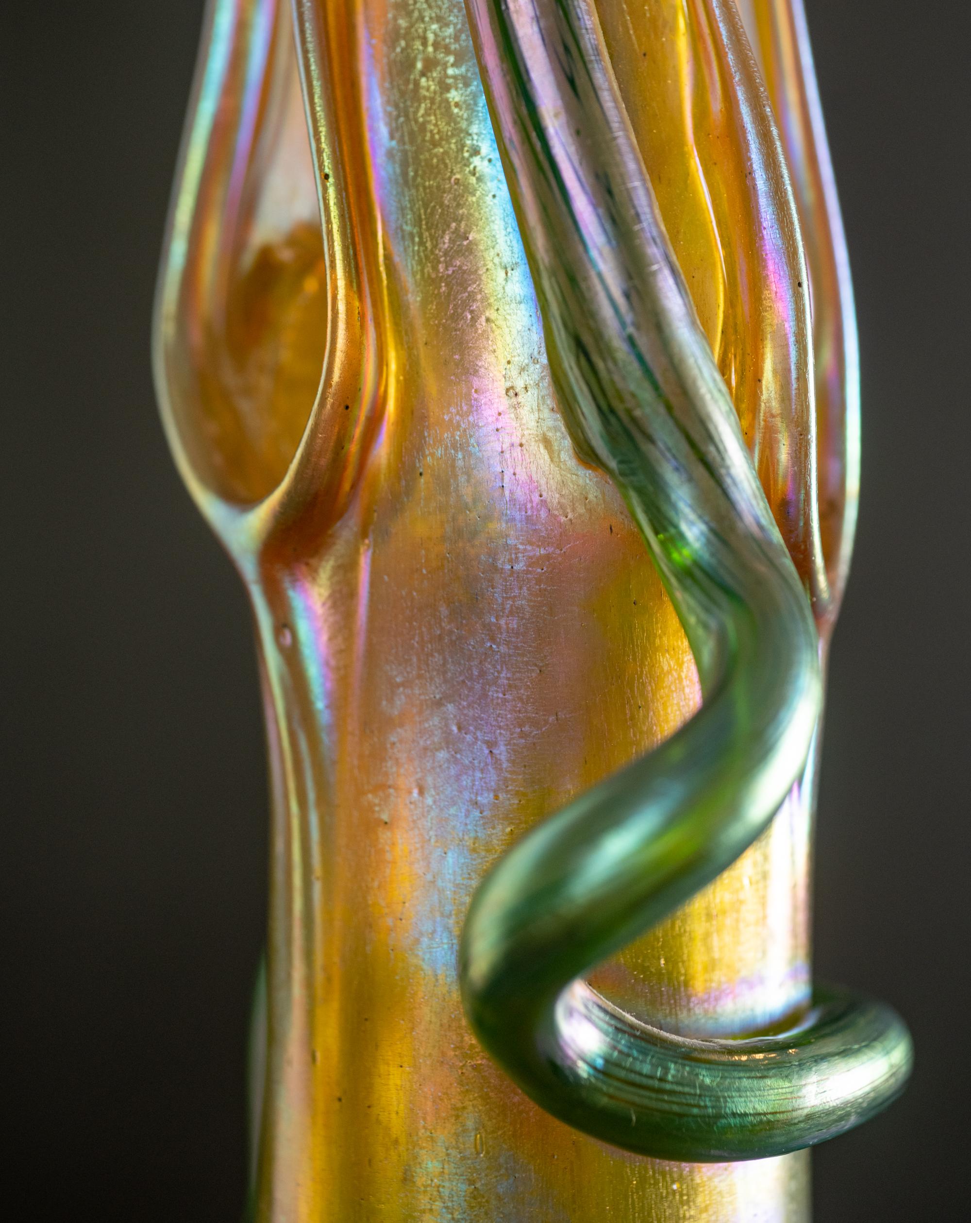 Iridescent Art Nouveau Glass Snake Vase by Johann Loetz Witwe For Sale 4