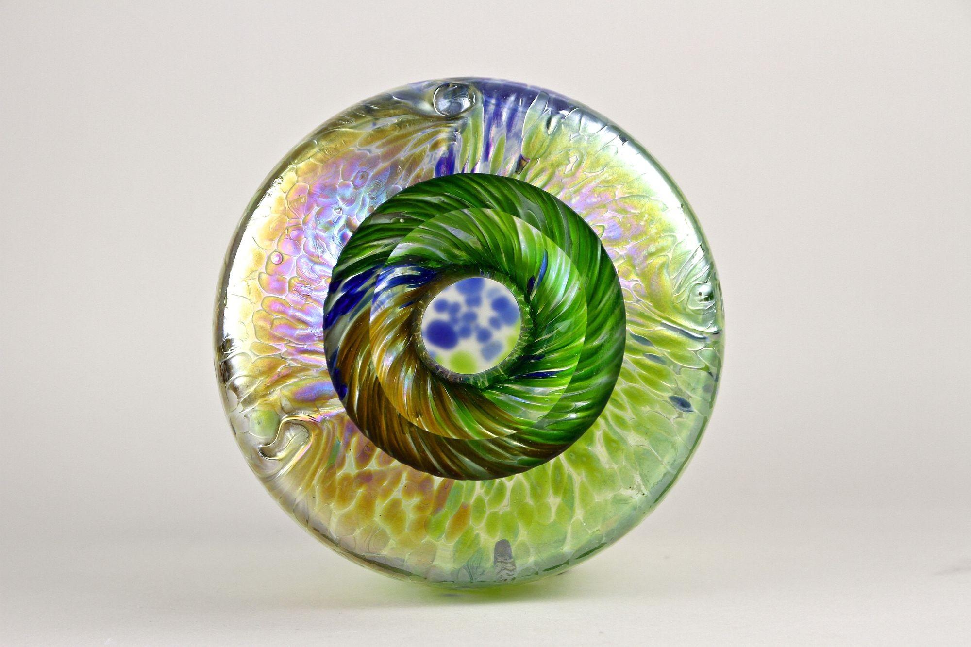 Iridescent Art Nouveau Glass Vase Attributed To Fritz Heckert, Bohemia ca. 1905 For Sale 10