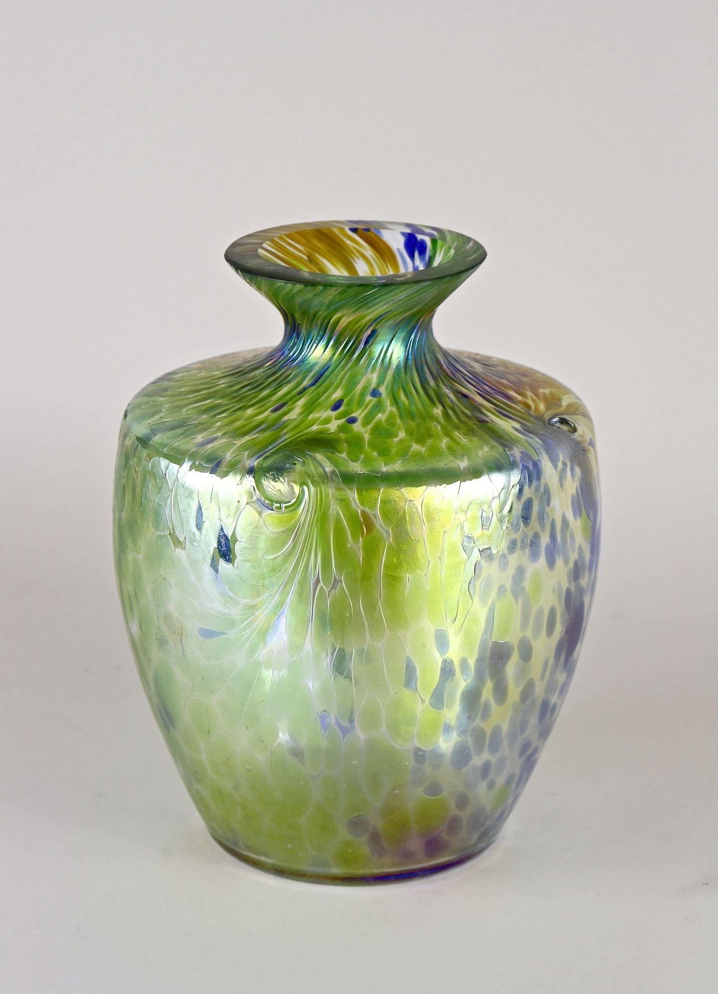 20th Century Iridescent Art Nouveau Glass Vase Attributed To Fritz Heckert, Bohemia ca. 1905 For Sale