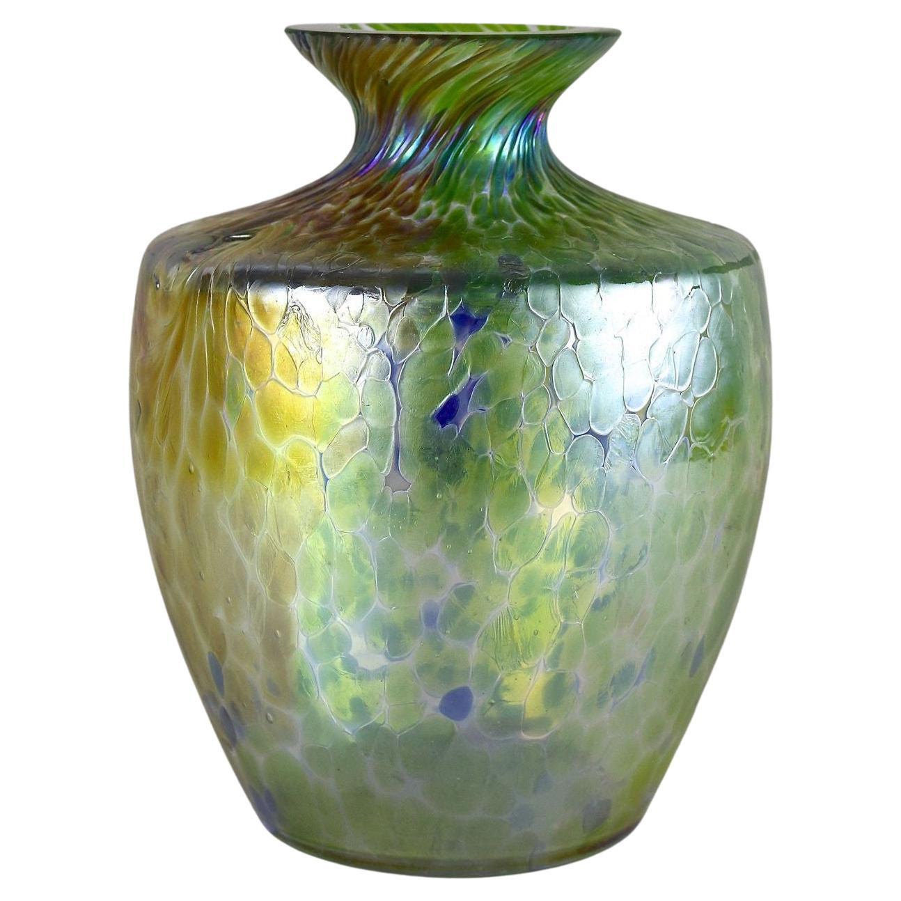 Iridescent Art Nouveau Glass Vase Attributed To Fritz Heckert, Bohemia ca. 1905 For Sale