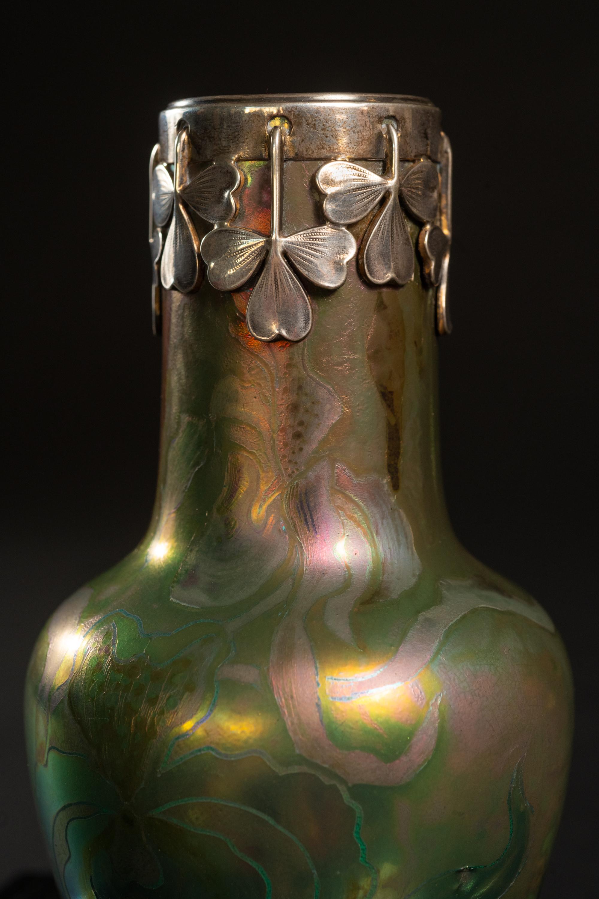 Schillernde Iris-Schrankvase im Art nouveau-Stil mit Silberkragen von Clement Massier im Angebot 2
