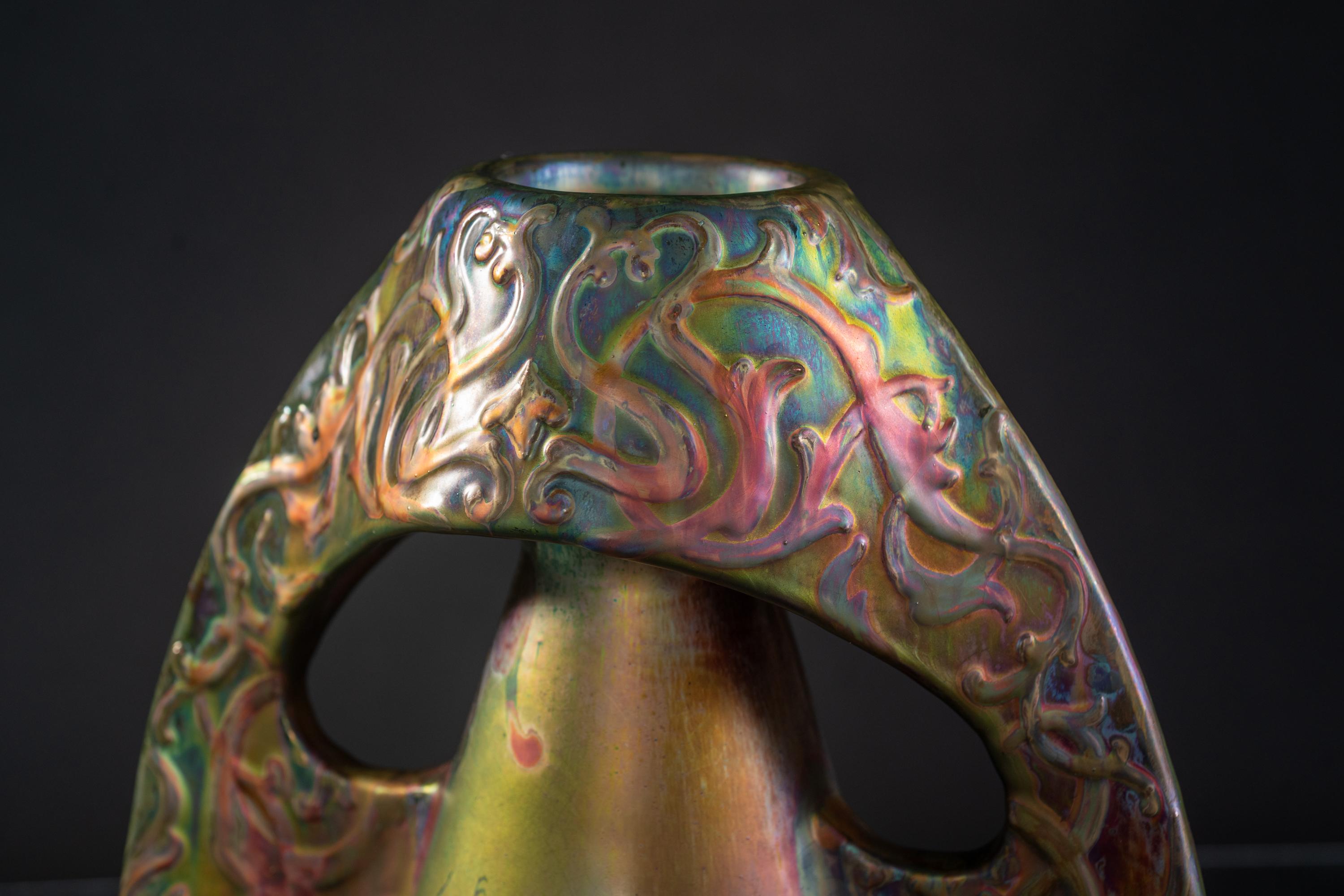 Iridescent Art Nouveau Monumental Beetle Vase by Delphin Massier For Sale 3