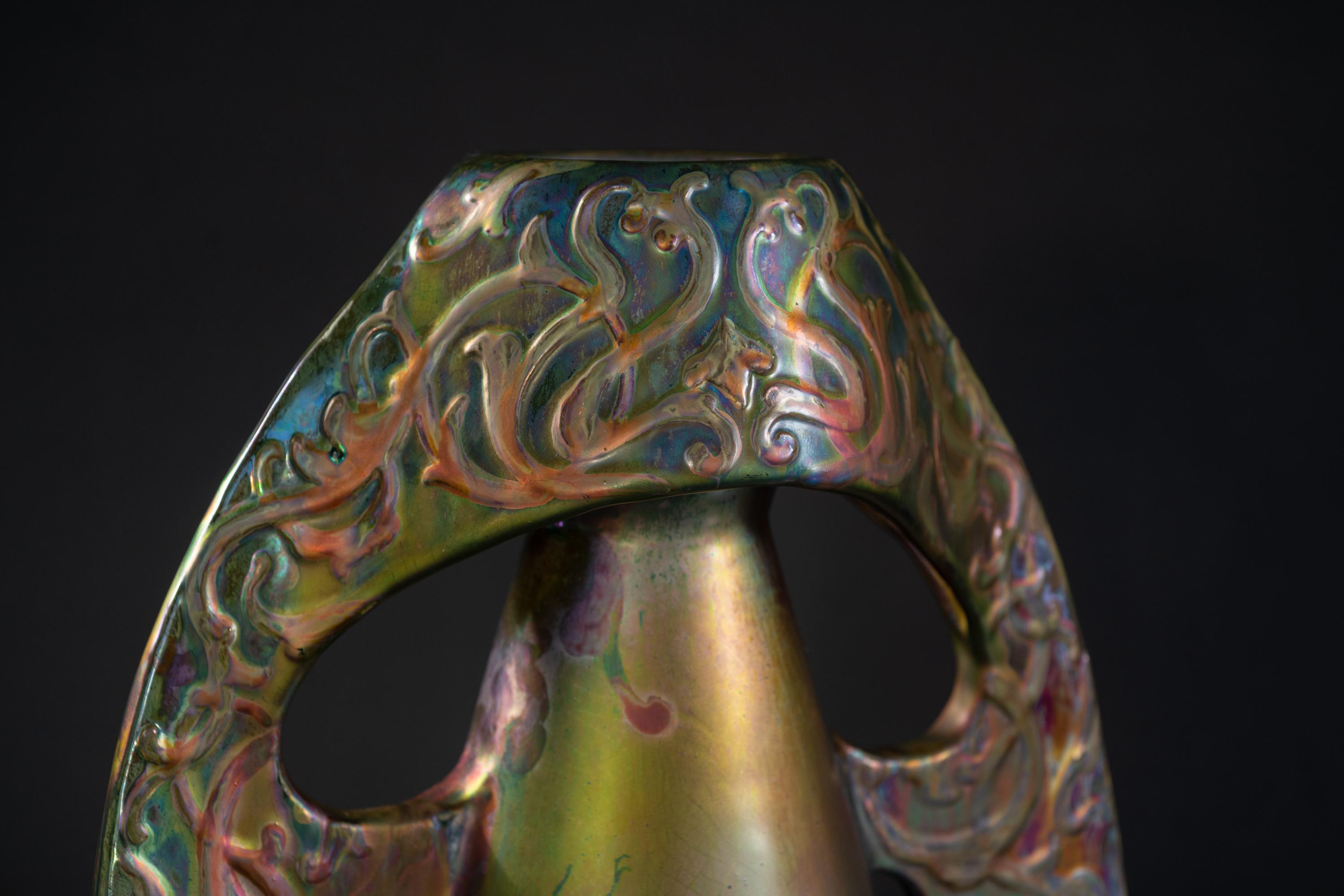 Iridescent Art Nouveau Monumental Beetle Vase by Delphin Massier For Sale 4