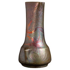 Vaso iridescente con motivo floreale Art Nouveau Spider Mum di Clement Massier
