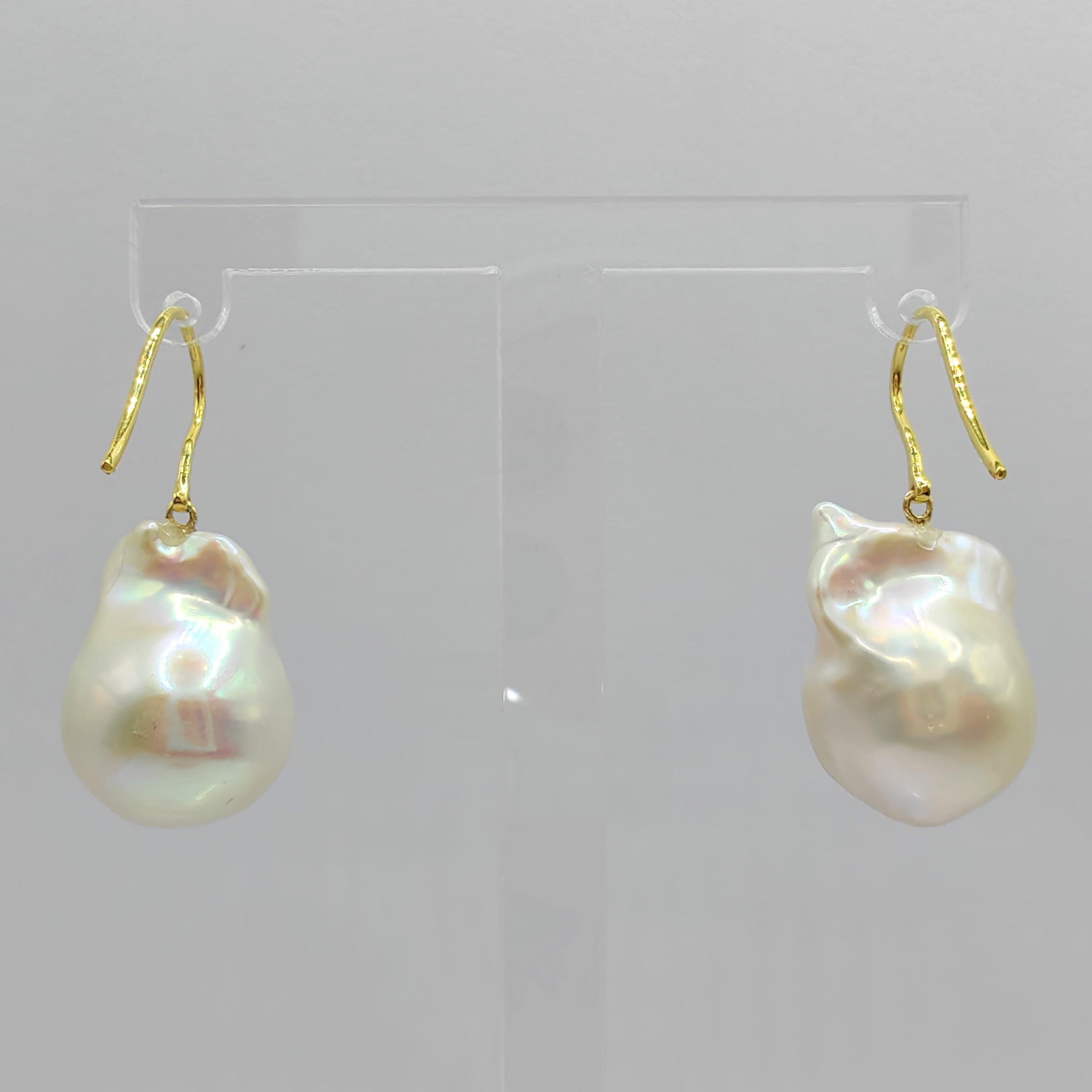 Iridescent Baroque Pearl Drop Earrings With 18K Yellow Gold French Hooks In New Condition In Wan Chai District, HK