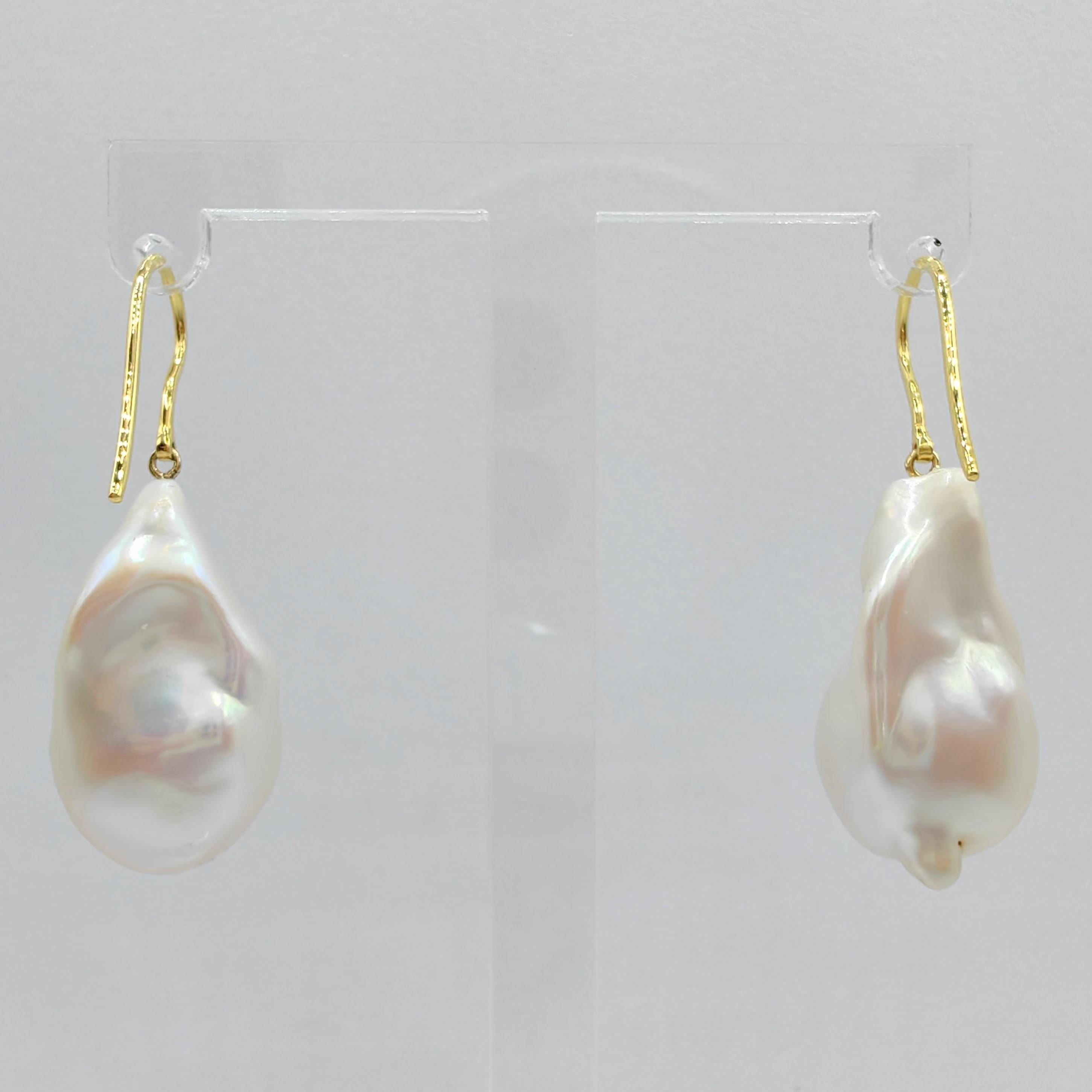 Iridescent Baroque Pearl Drop Earrings With 18K Yellow Gold French Hooks In New Condition For Sale In Wan Chai District, HK