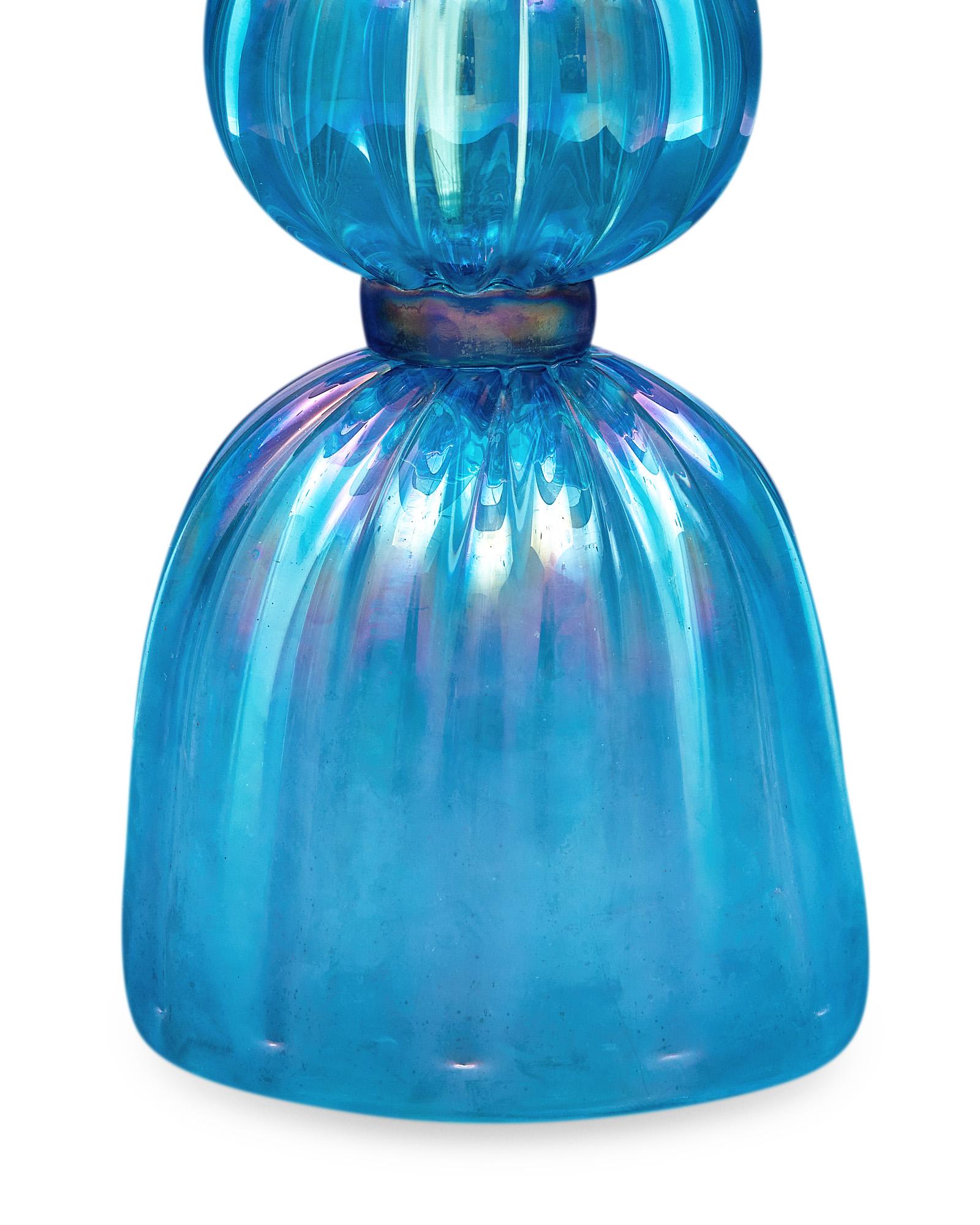 italien Lampes en verre de Murano bleu irisé en vente