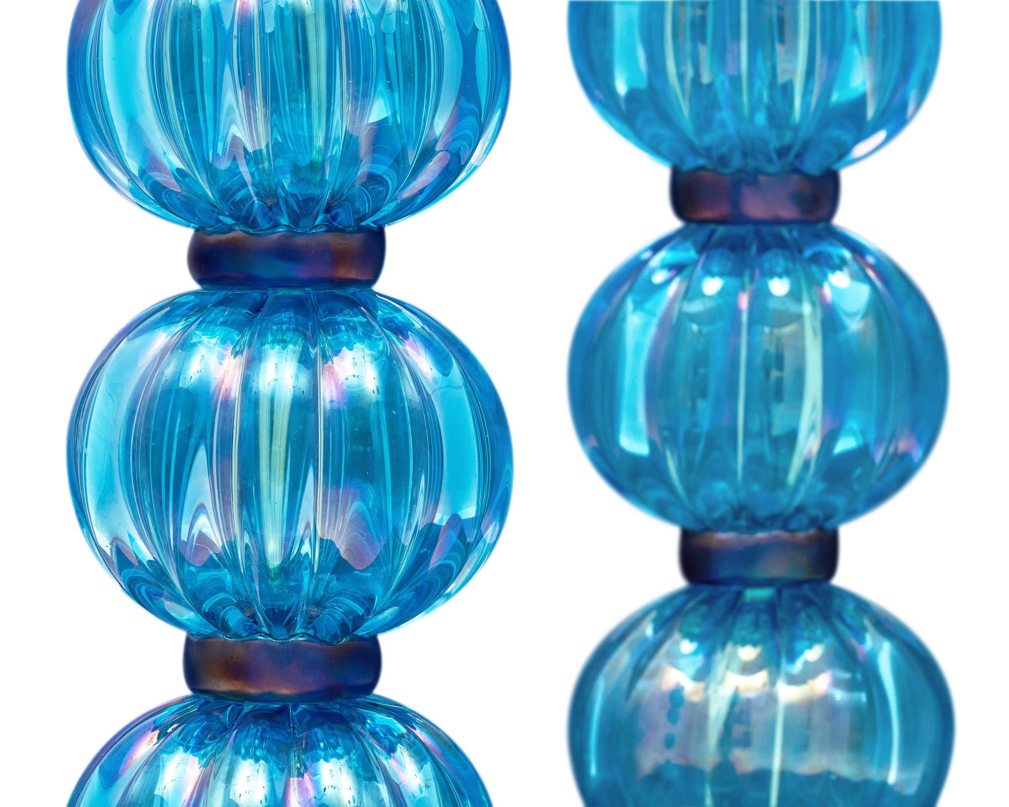 Lampes en verre de Murano bleu irisé en vente 2