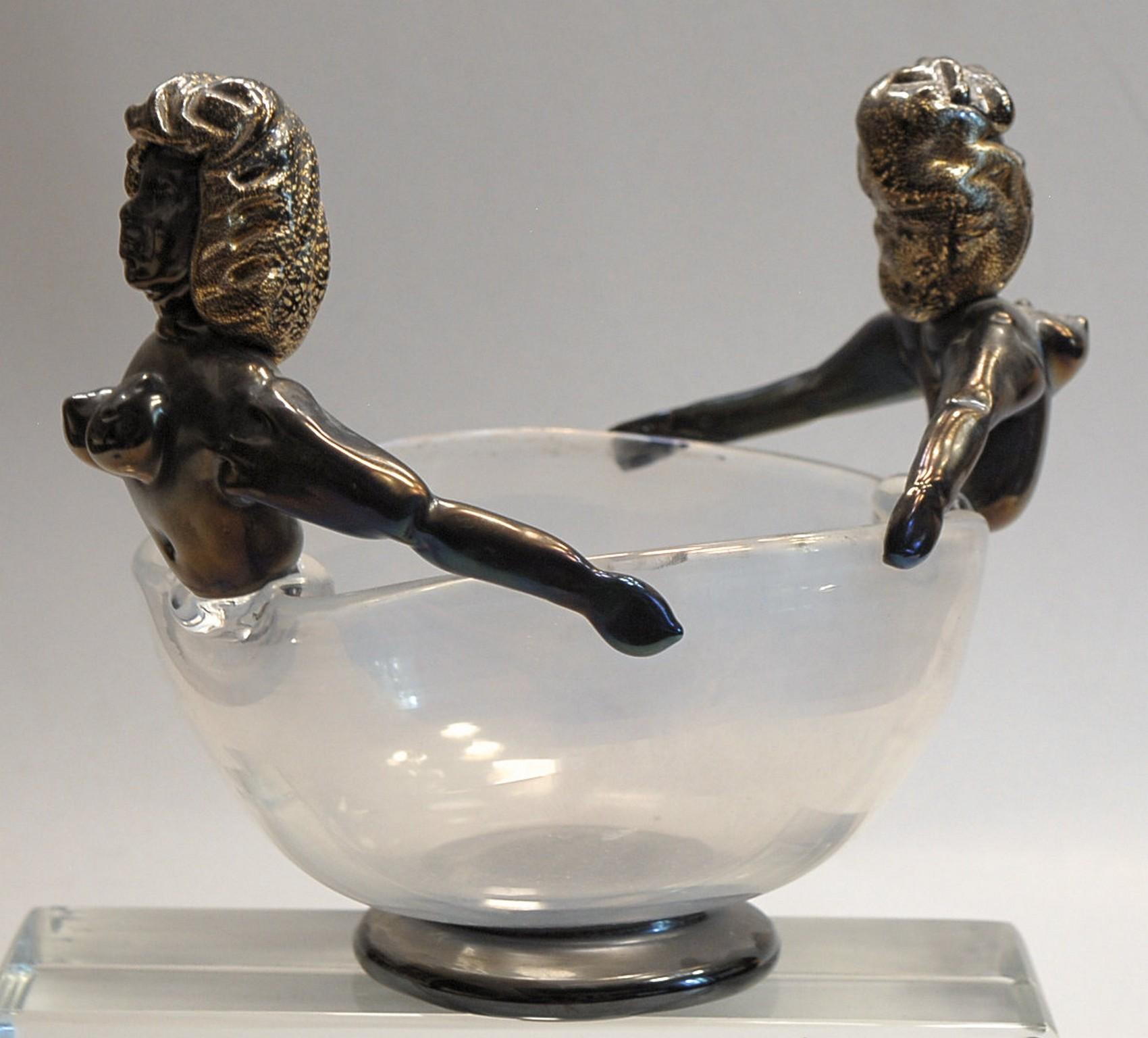 Art Deco Iridescent Bowl with figurine in Figurehead Position, Ercole Barovier, 1930 For Sale