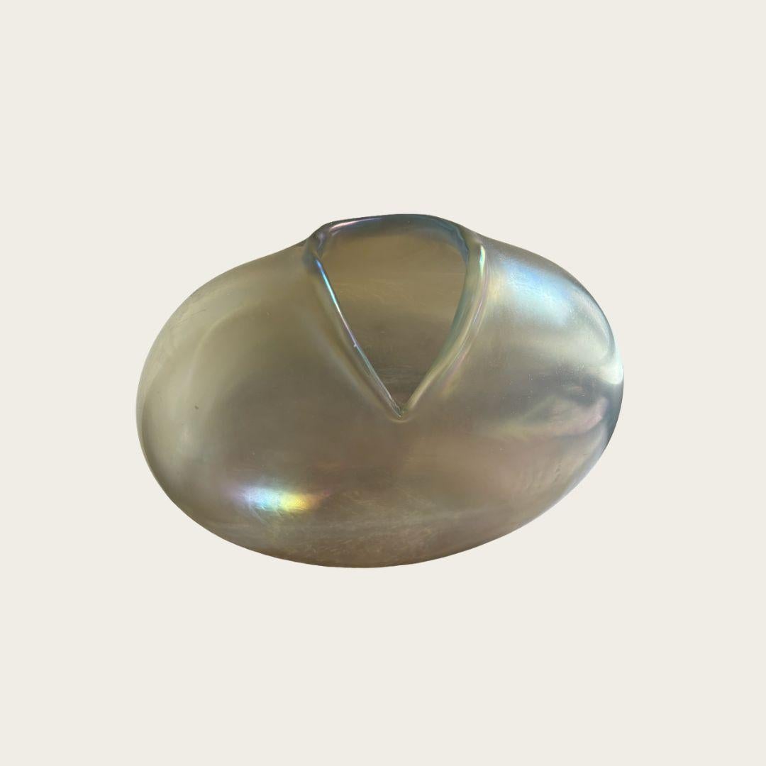 Inizio XX secolo Vaso in vetro fuso iridescente 