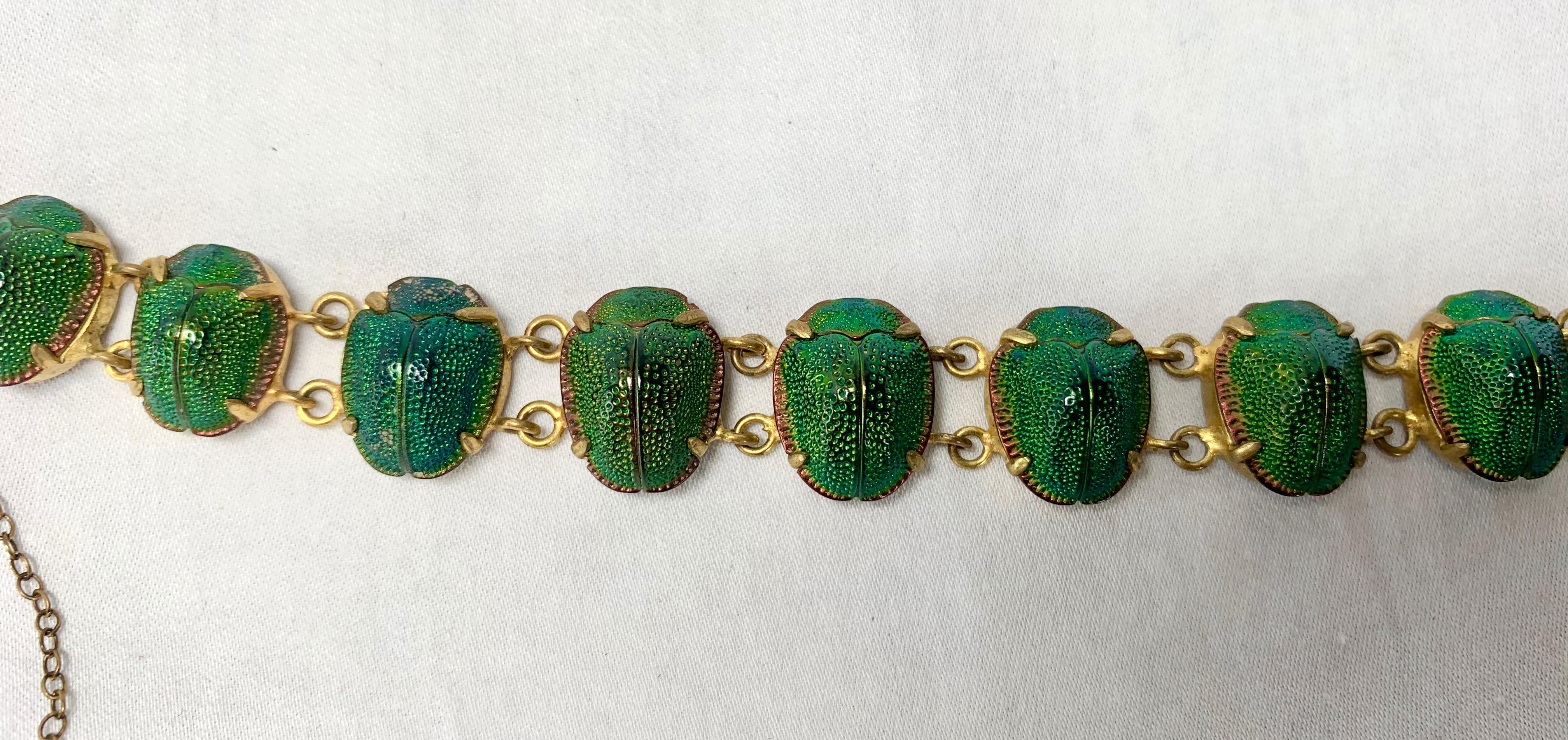 Schillerndes Emaille Skarabäuskäfer-Armband Antike Ägyptisches Revival (Art déco) im Angebot